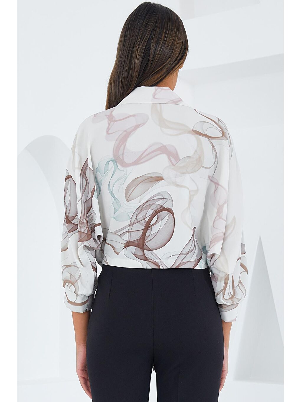 Kadın Kahverengi Ekru Oversize Dökümlü Saten Gömlek 907-5