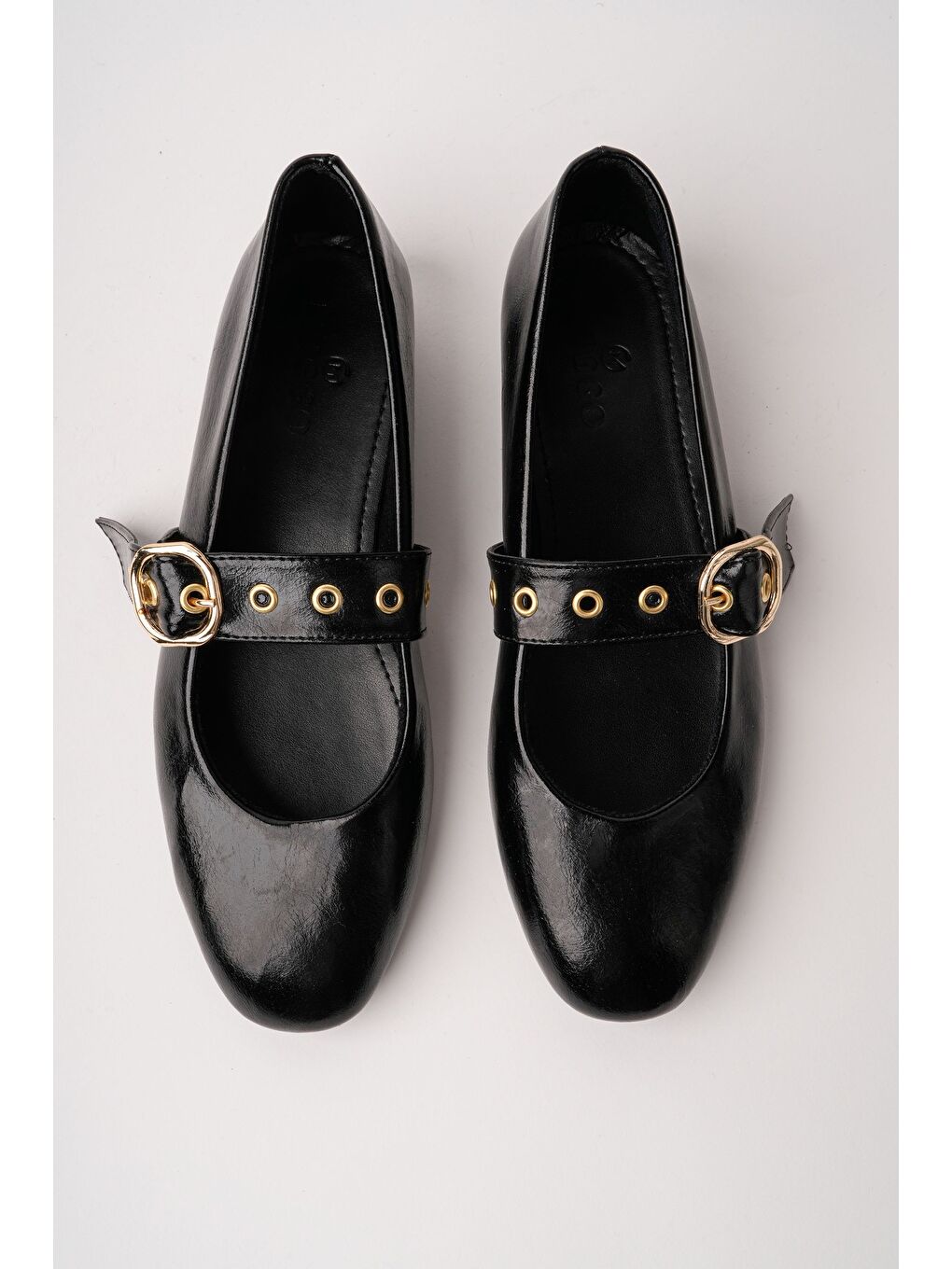 Siyah DAİSİE Gold Tokalı Kemerli Kadın Babet Ayakkabı