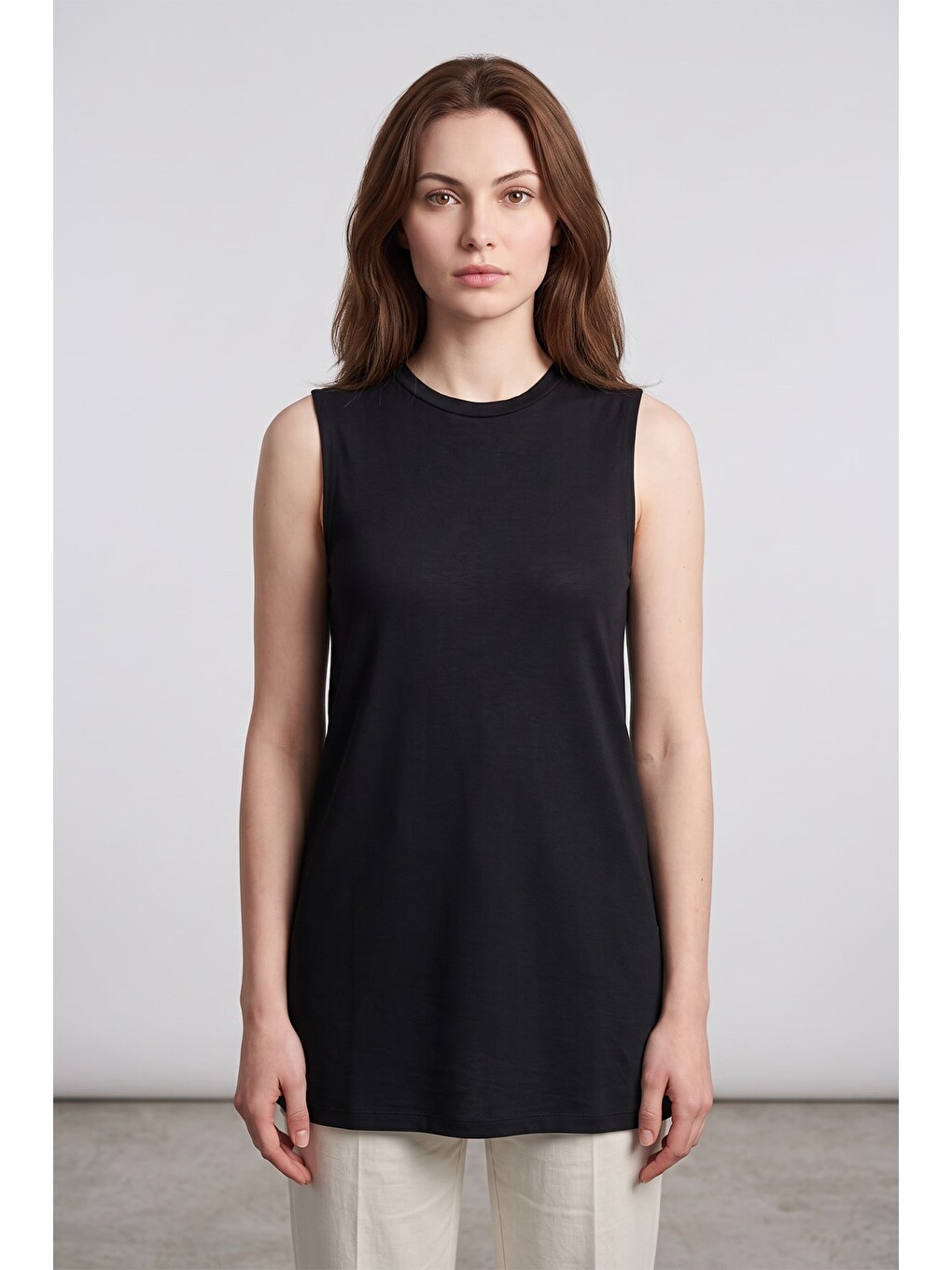 Siyah Basic Bisiklet Yaka Kolsuz Tunik-1