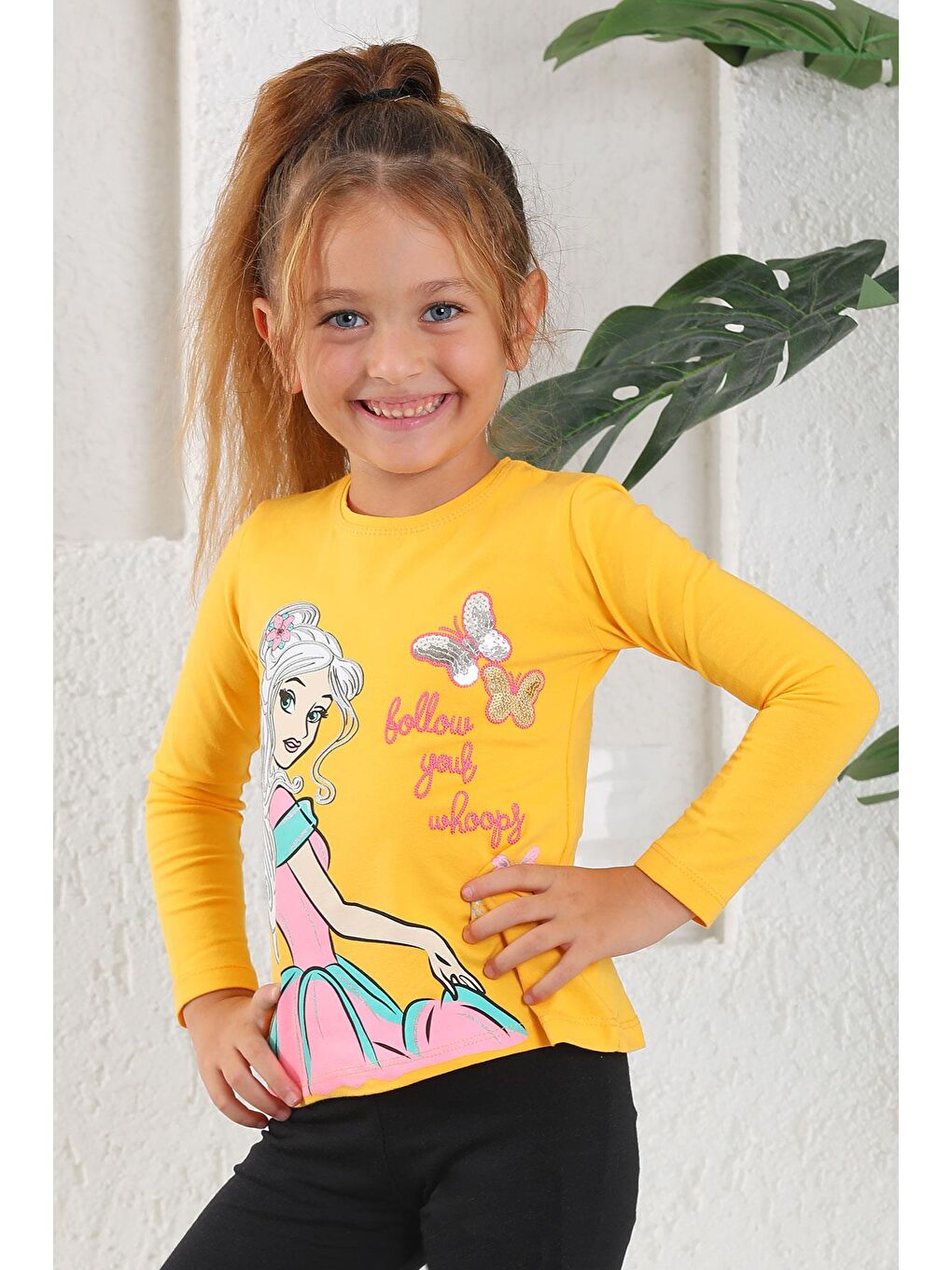 Sarı Bisiklet Yaka Uzun Kol Nakış Işlemeli Pul Detaylı Hardal Renk Kız Çocuk Tshirt