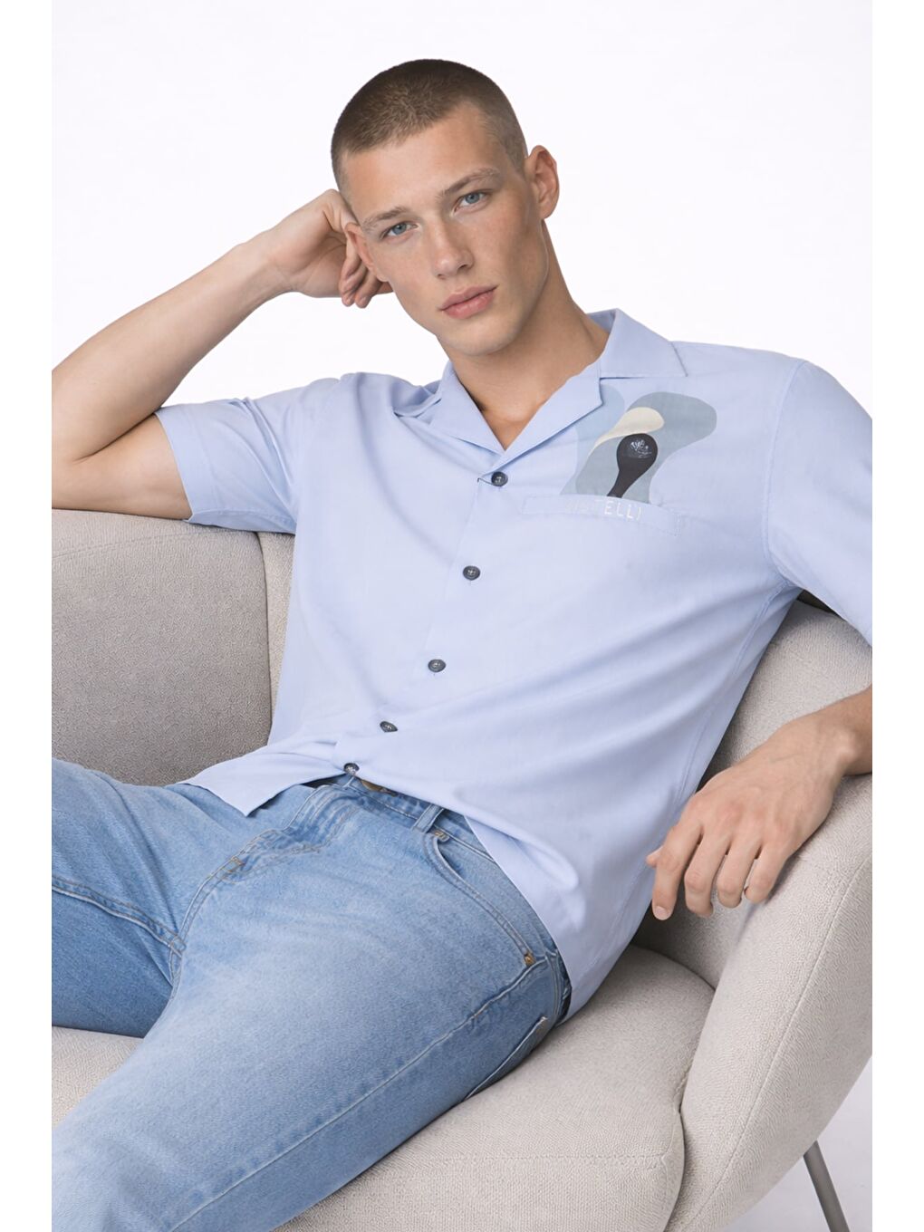 Giotelli Erkek Açık Mavi Geniş Kesim Oversize Fit Dokuma Baskılı Kamp Yaka Gömlek-1