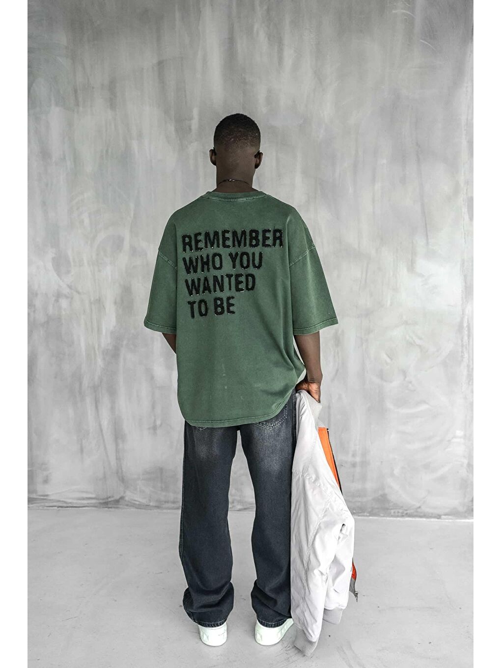 Erkek Slogan İşlemeli Yıkamalı Oversize %100 Pamuk Tişört Yeşil-5