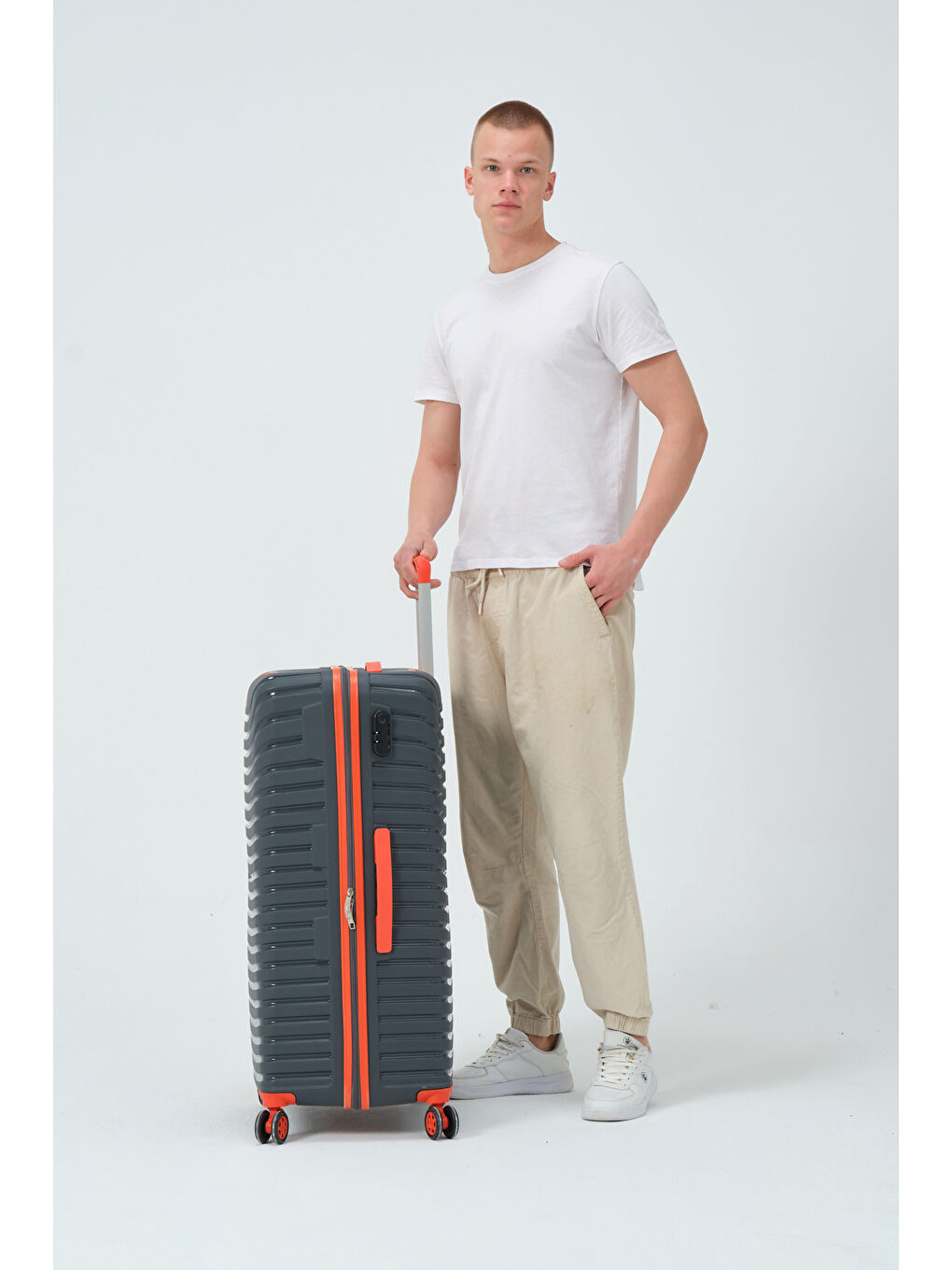 Gri Büyük Boy Füme-Turuncu PP Valiz-4