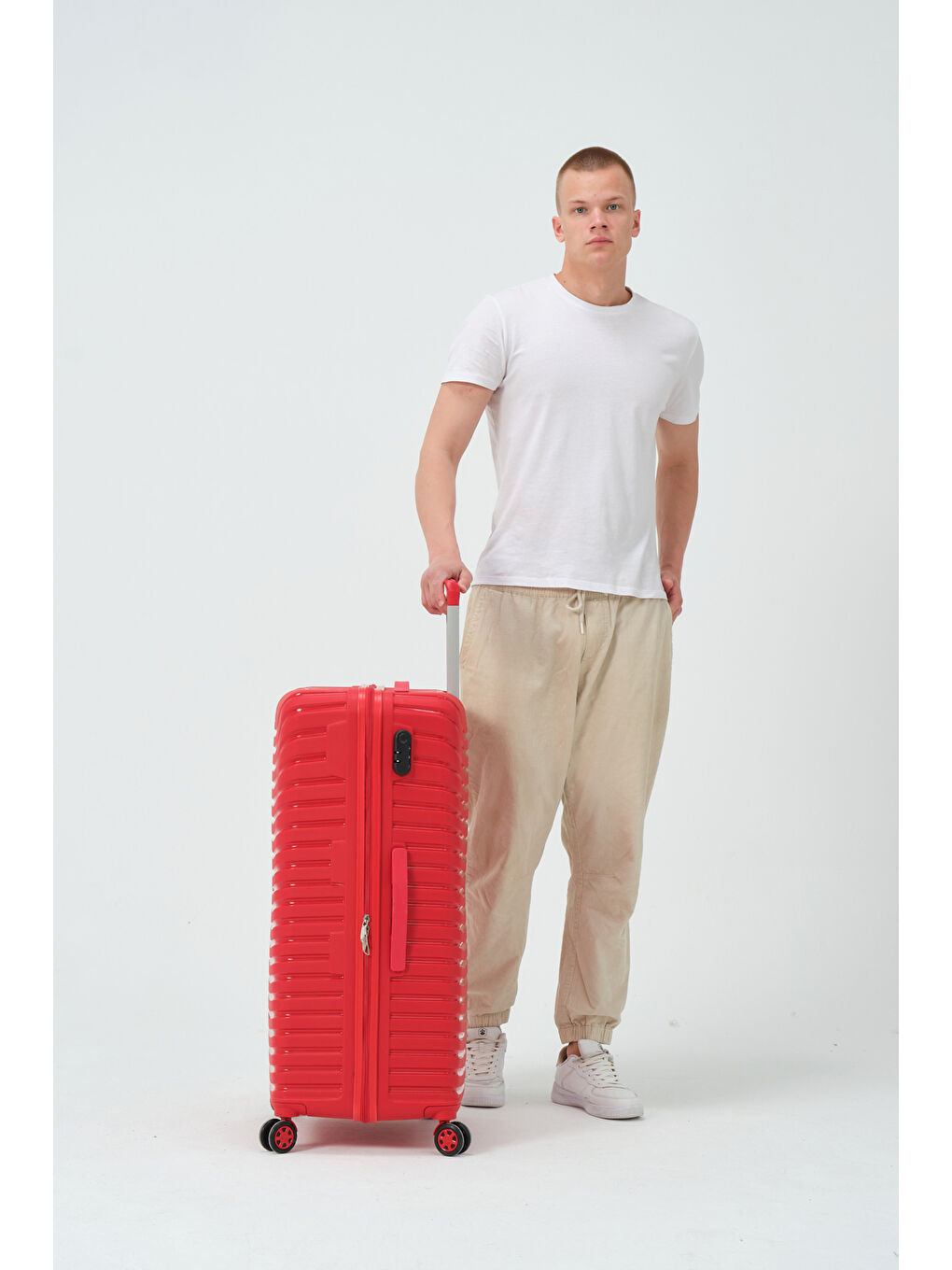 Büyük Boy Kırmızı PP Valiz-1