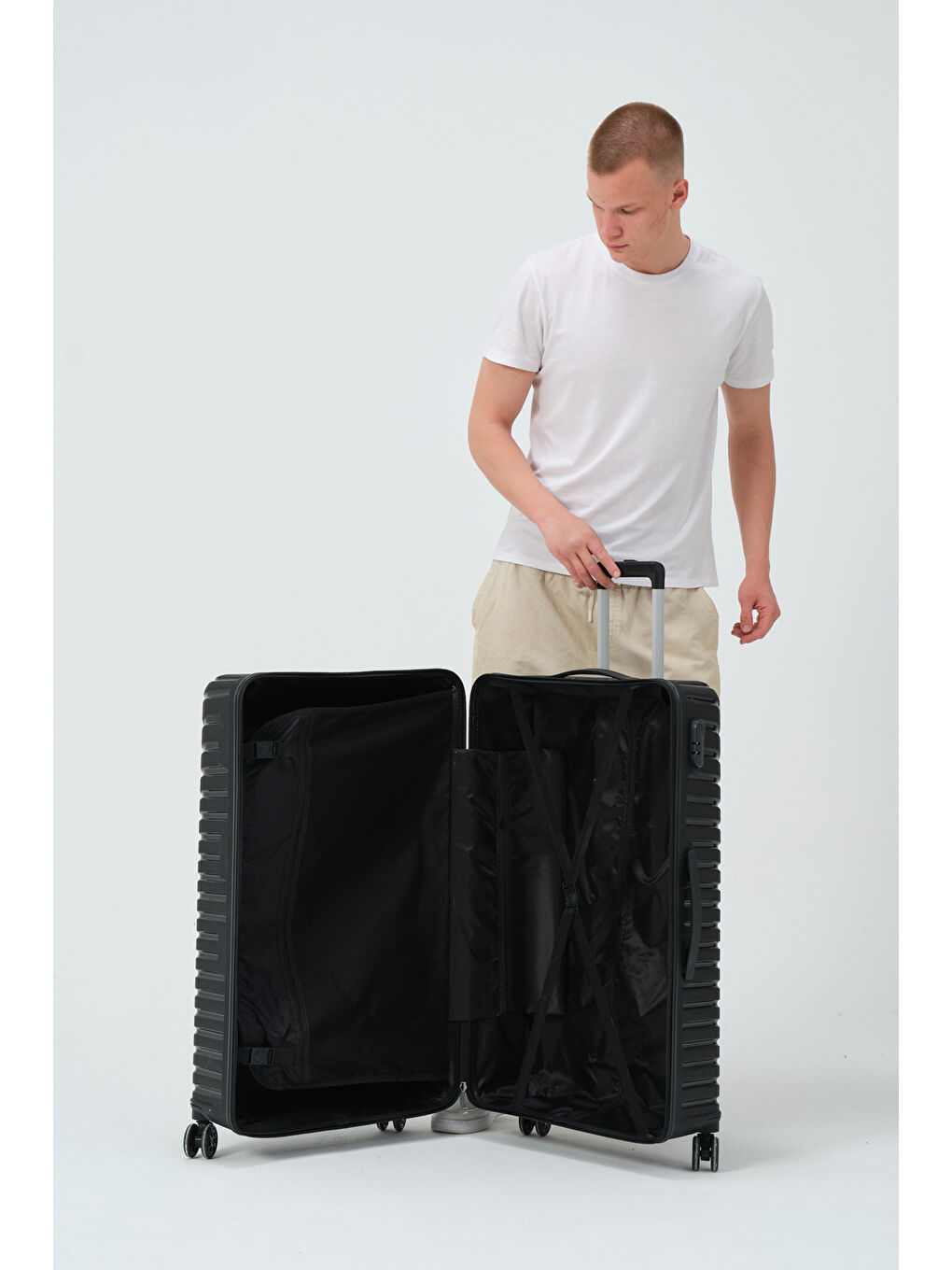 Büyük Boy Siyah PP Valiz-8