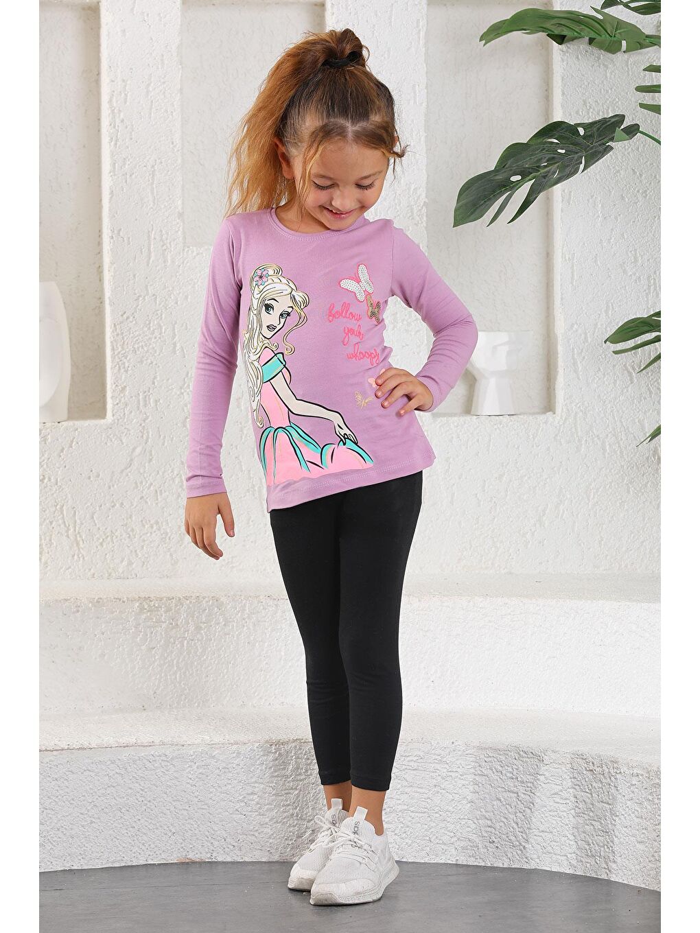 Bisiklet Yaka Uzun Kol Nakış Işlemeli Pul Detaylı Lila Renk Kız Çocuk Tshirt