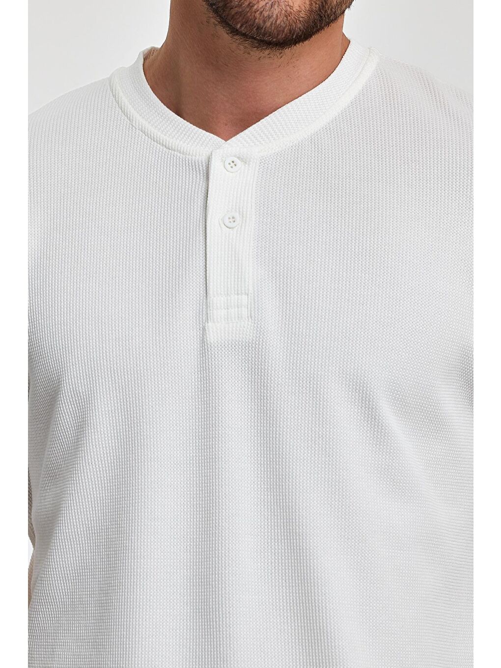 Beyaz Önü Düğmeli Bisiklet Yaka Erkek Tişört-2