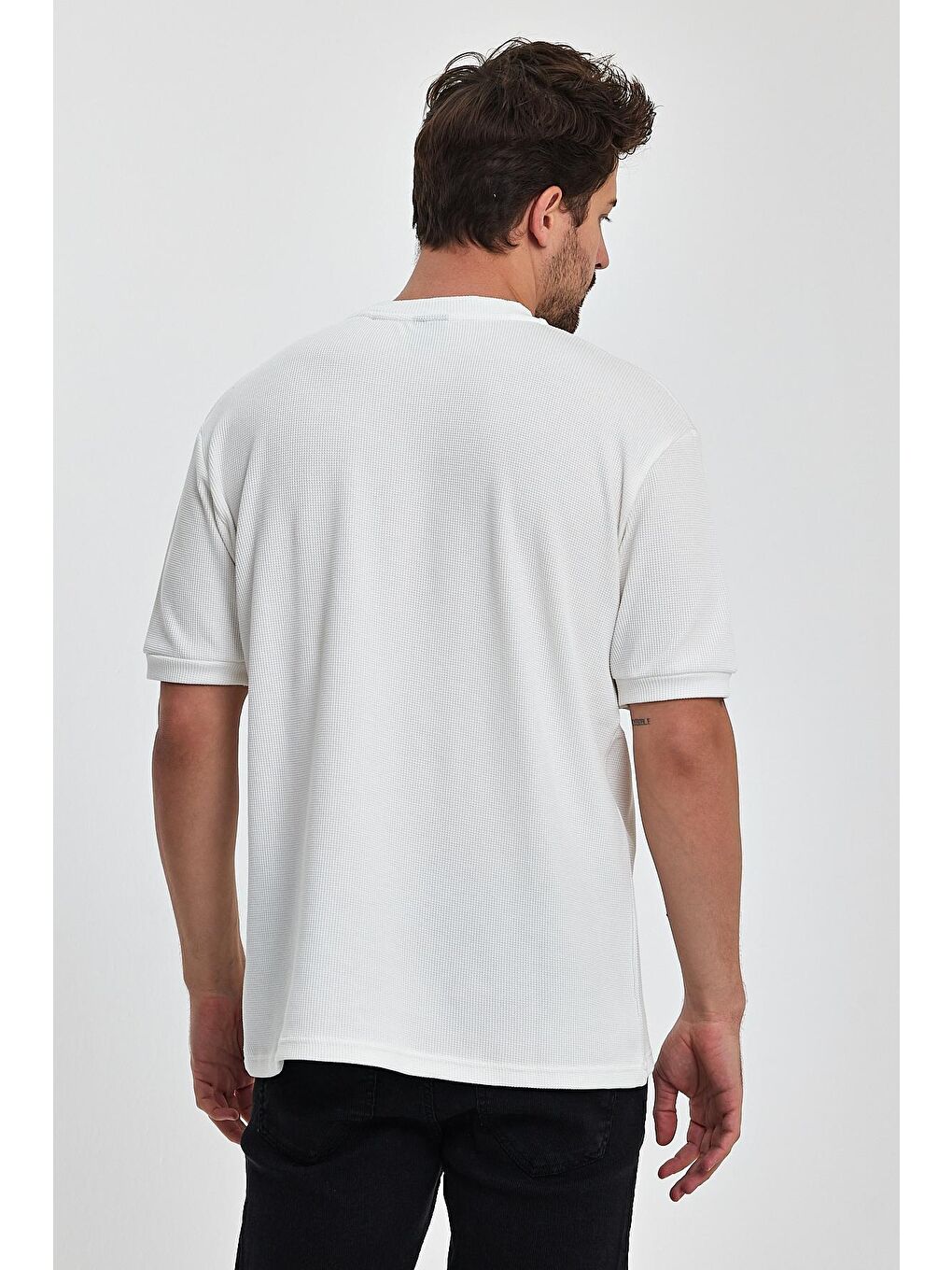 Beyaz Önü Düğmeli Bisiklet Yaka Erkek Tişört-4