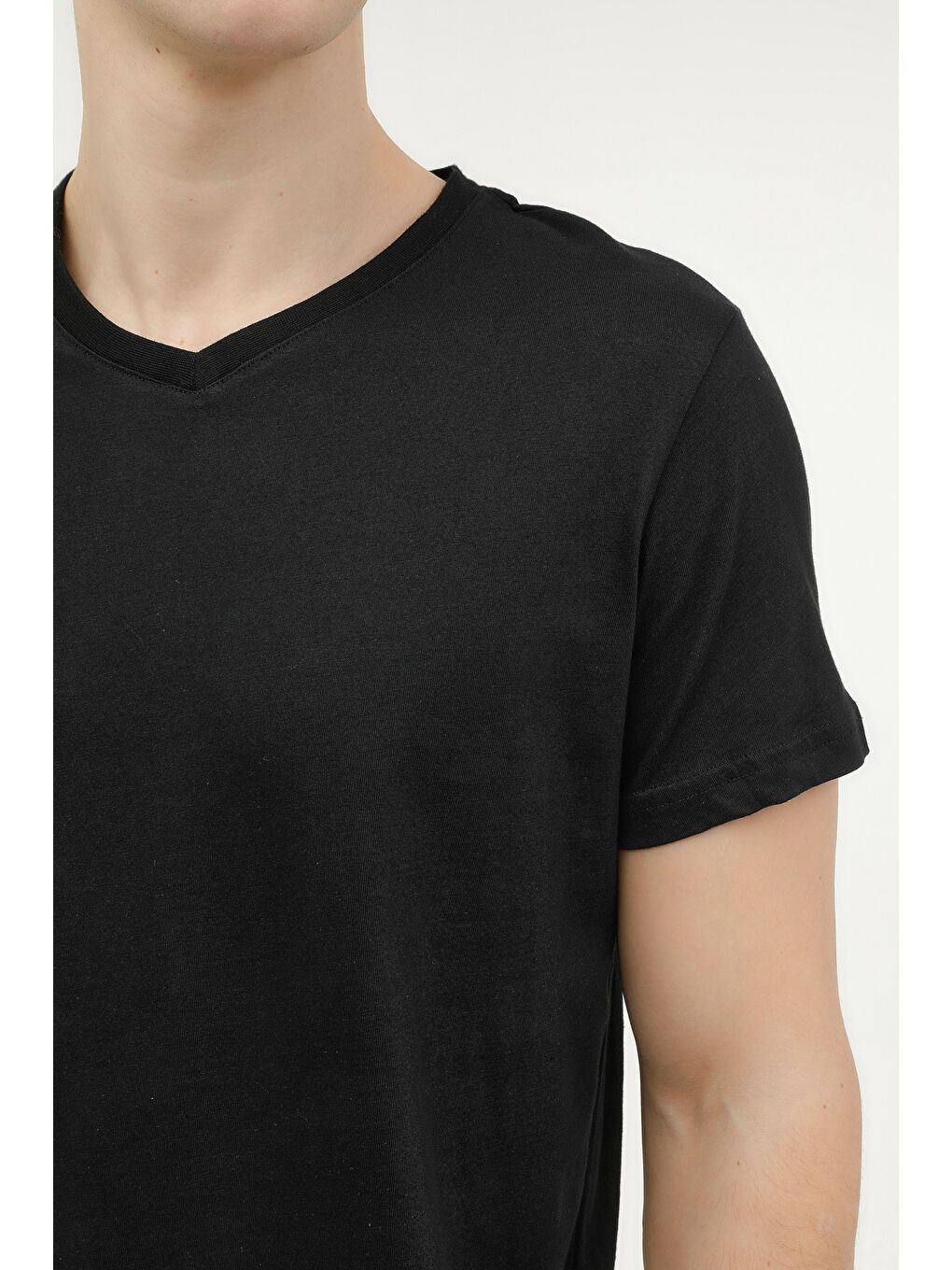 M-CT106 BSC V NK T-SH 4FX Siyah Erkek Kısa Kol Tişört-3