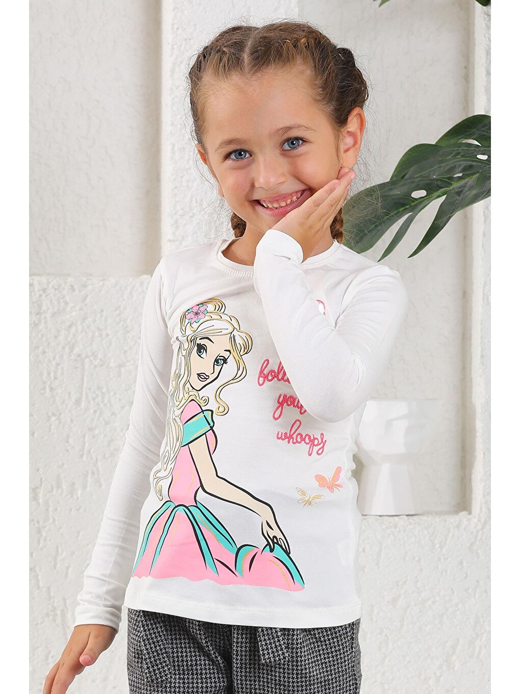 Bisiklet Yaka Uzun Kol Nakış Işlemeli Pul Detaylı Ekru Renk Kız Çocuk Tshirt