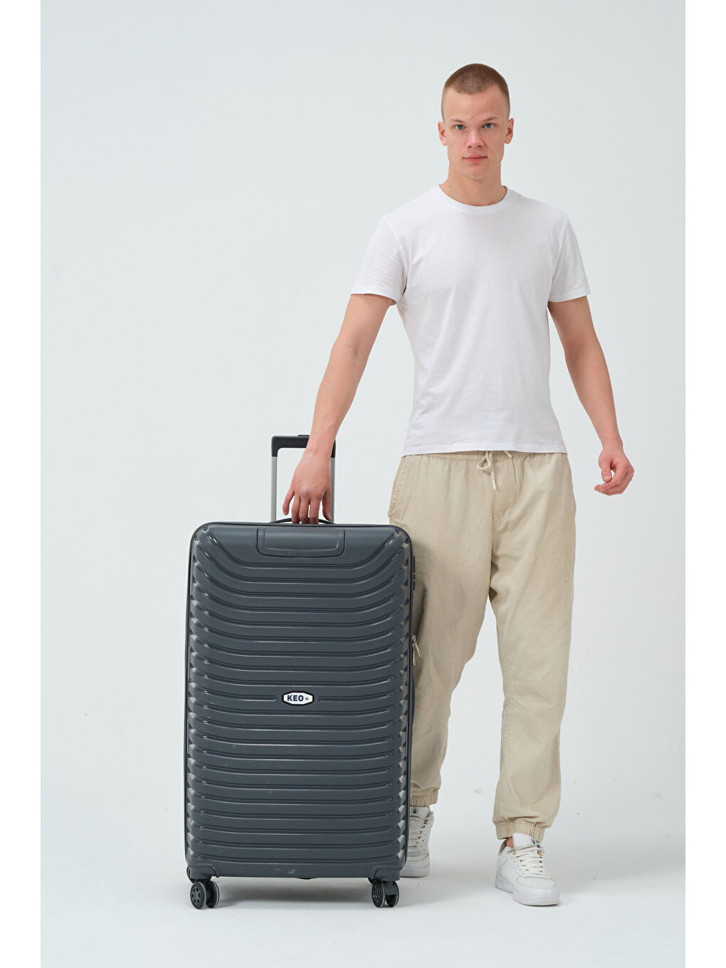 Gri Büyük Boy Füme PP Valiz-1