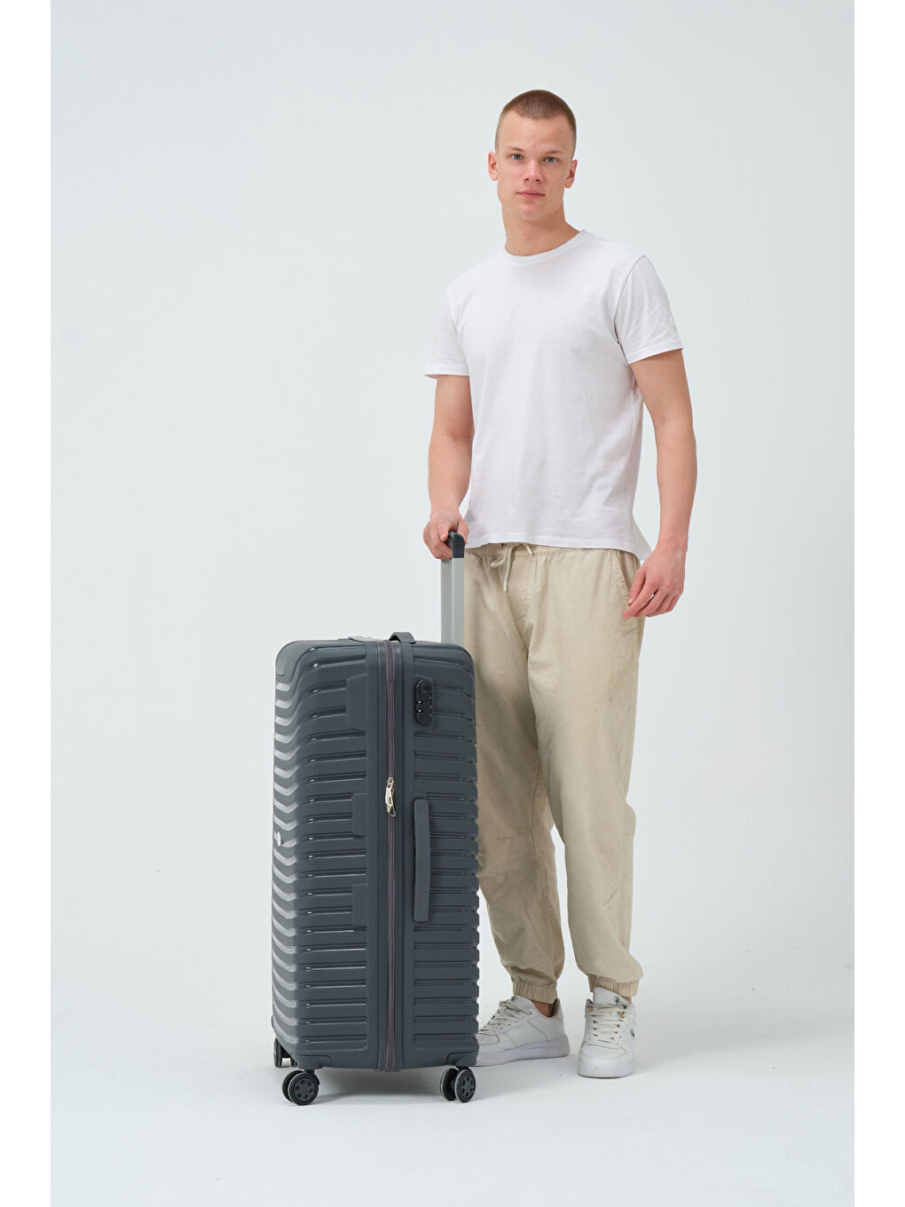 Gri Büyük Boy Füme PP Valiz-2