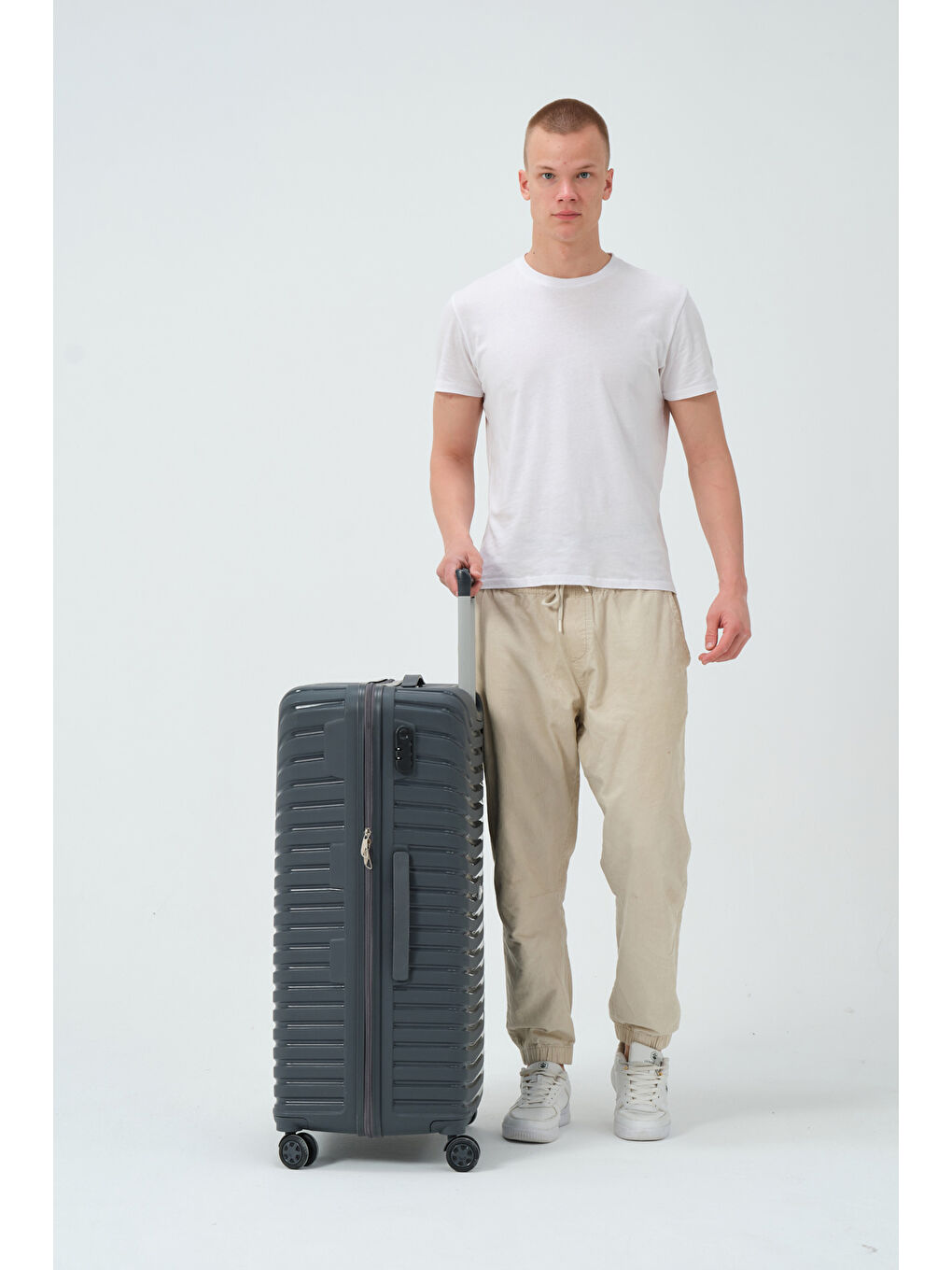 Gri Büyük Boy Füme PP Valiz-4