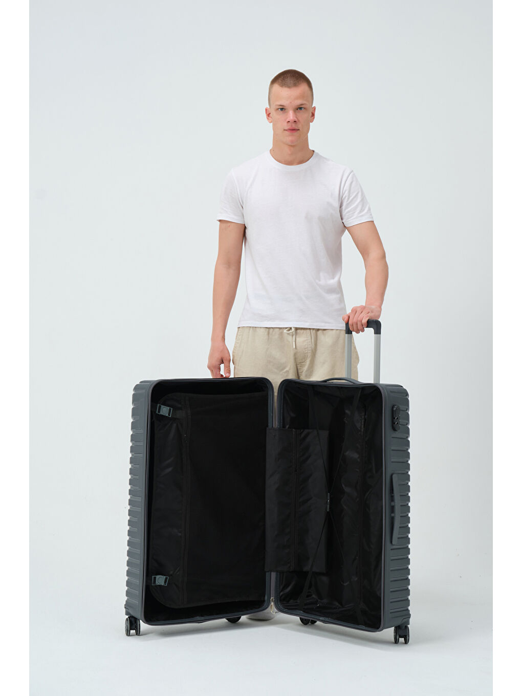 Gri Büyük Boy Füme PP Valiz-5