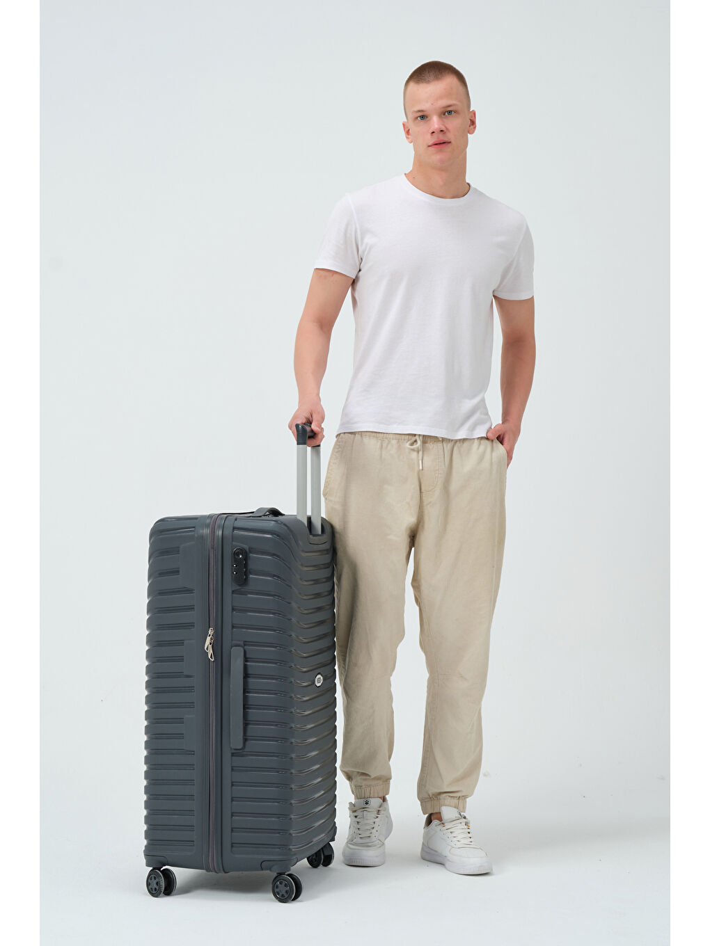 Gri Büyük Boy Füme PP Valiz-8