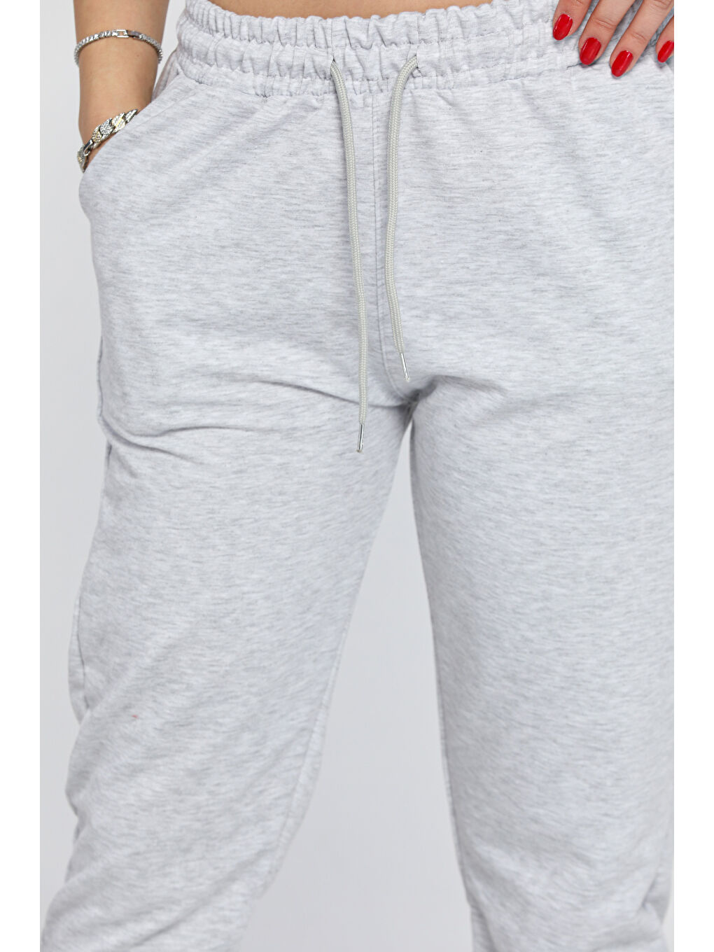 Gri Kadın Paça Lastikli Eşofman Altı-3