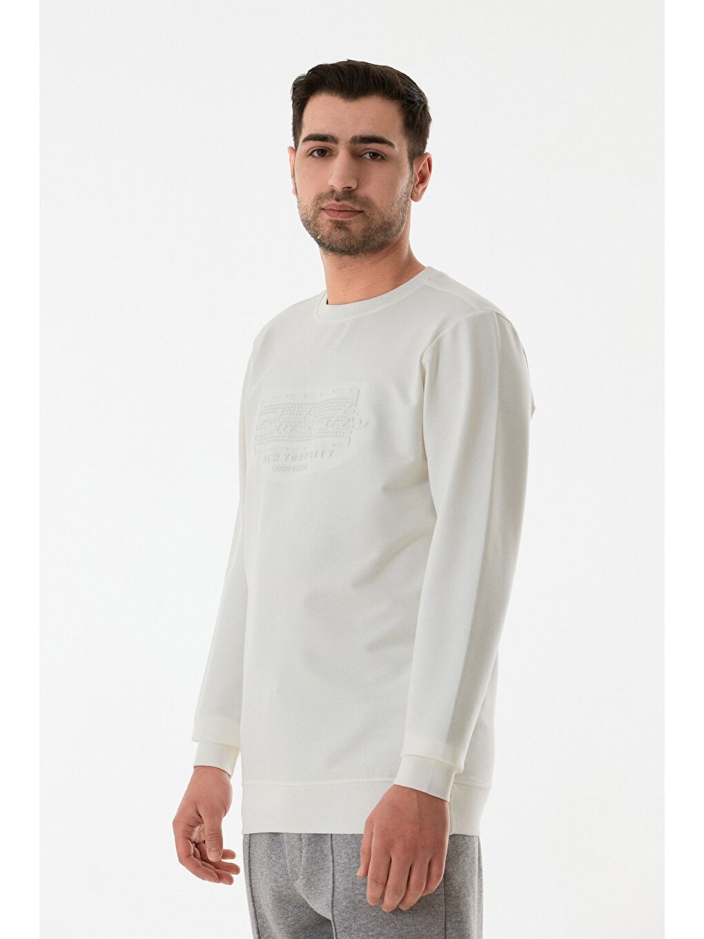 Beyaz Kabartma Desenli Bisiklet Yaka Sweatshirt-1