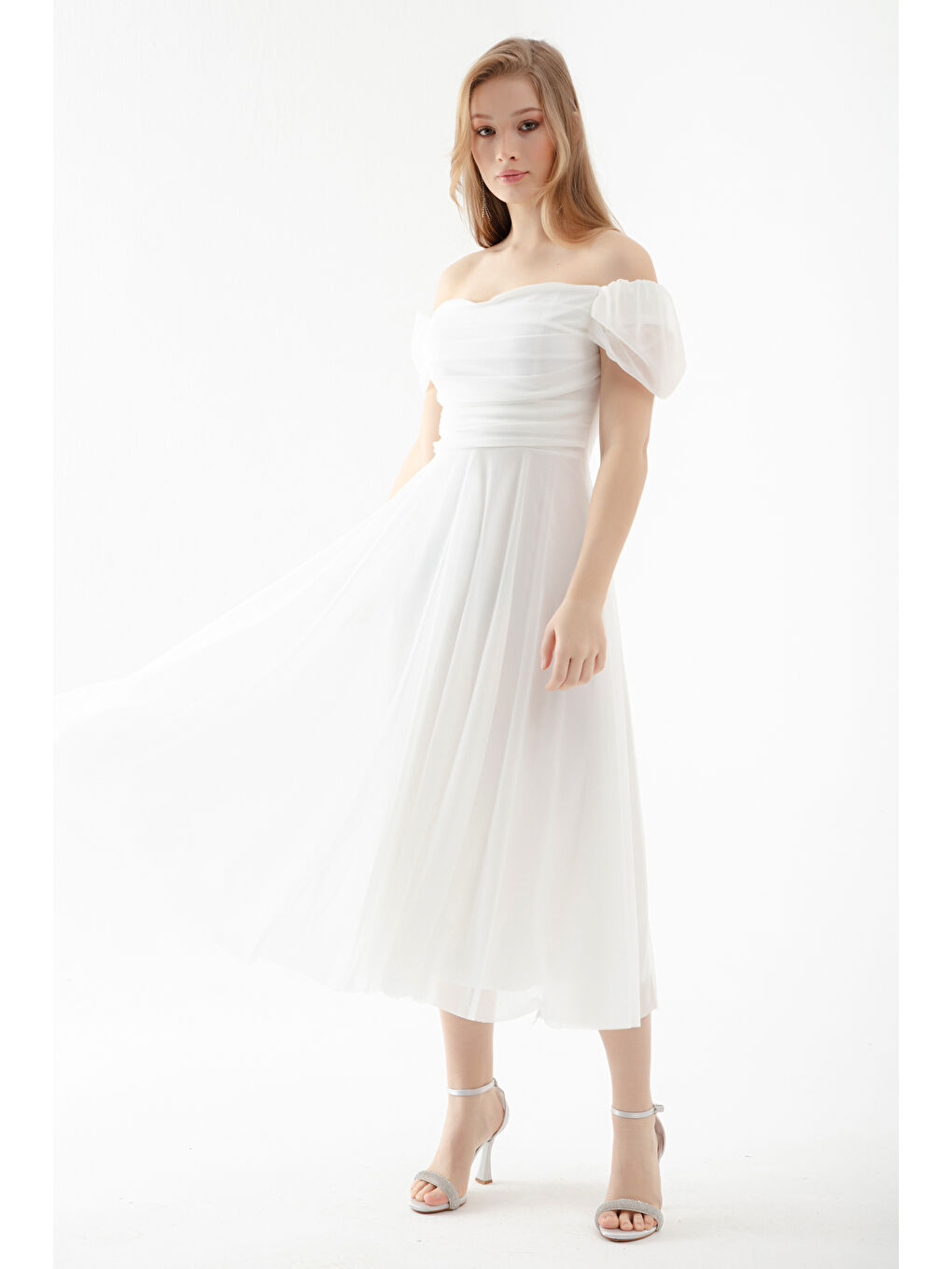 Kadın Beyaz Kayık Yaka Drapeli Midi Kloş Abiye Elbise-1