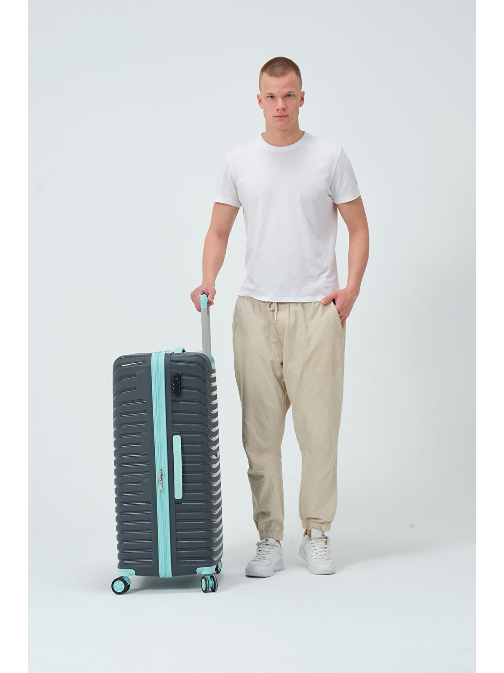 Gri Büyük Boy Füme-Turkuaz PP Valiz-1