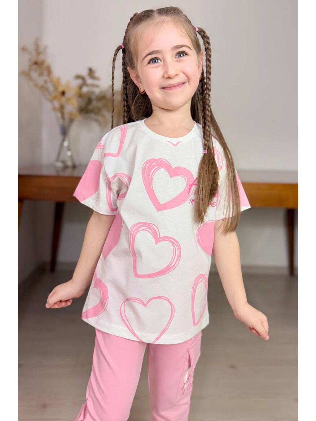 Kız Çocuk Pano Kalp Baskı Bisiklet Yaka T-Shirt Kargo Cepli Alt Pembe Eşofman Takım-3