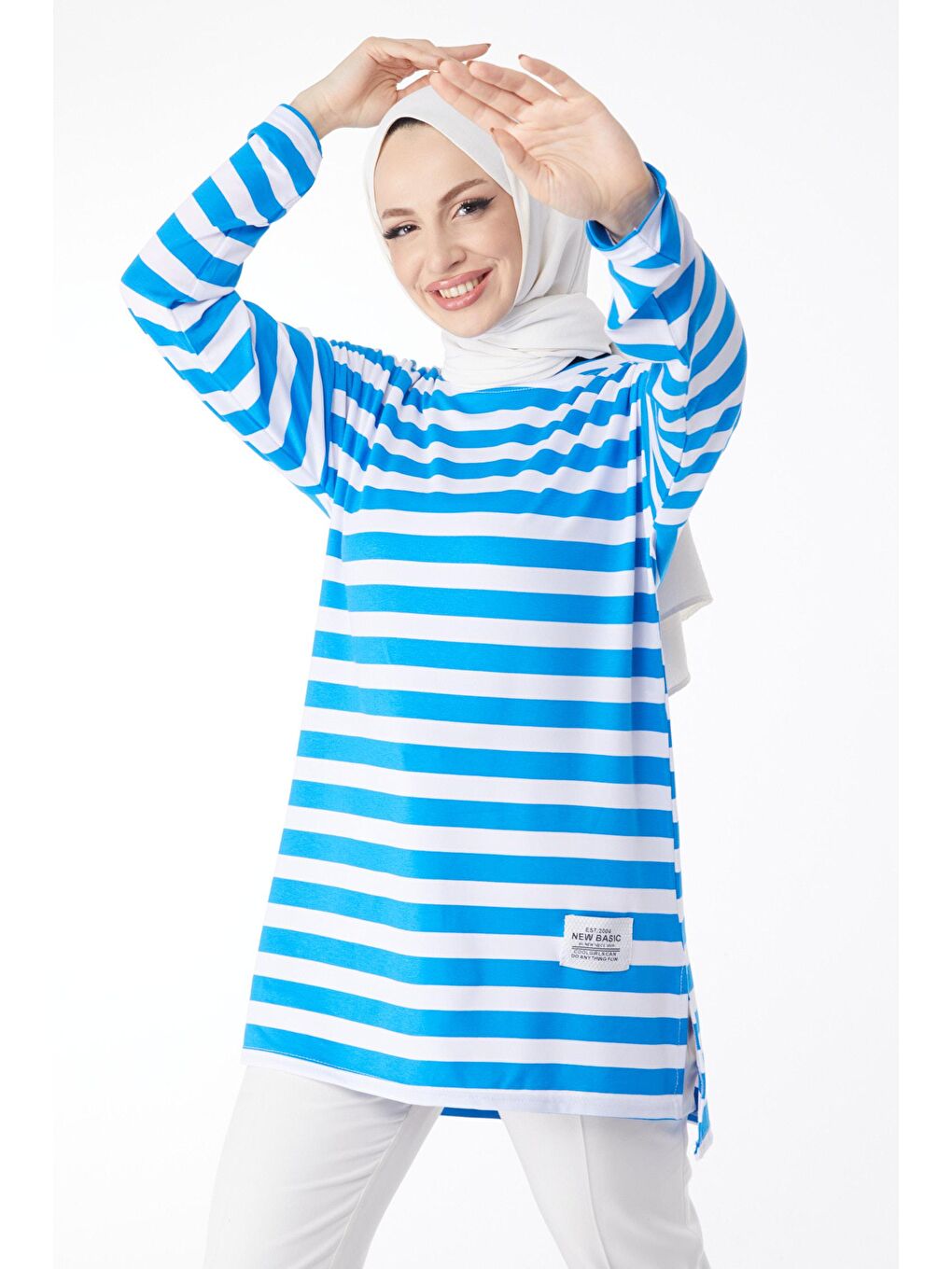 Bisiklet Yaka Kadın Mavi Çizgili Armalı Tunik - 24613