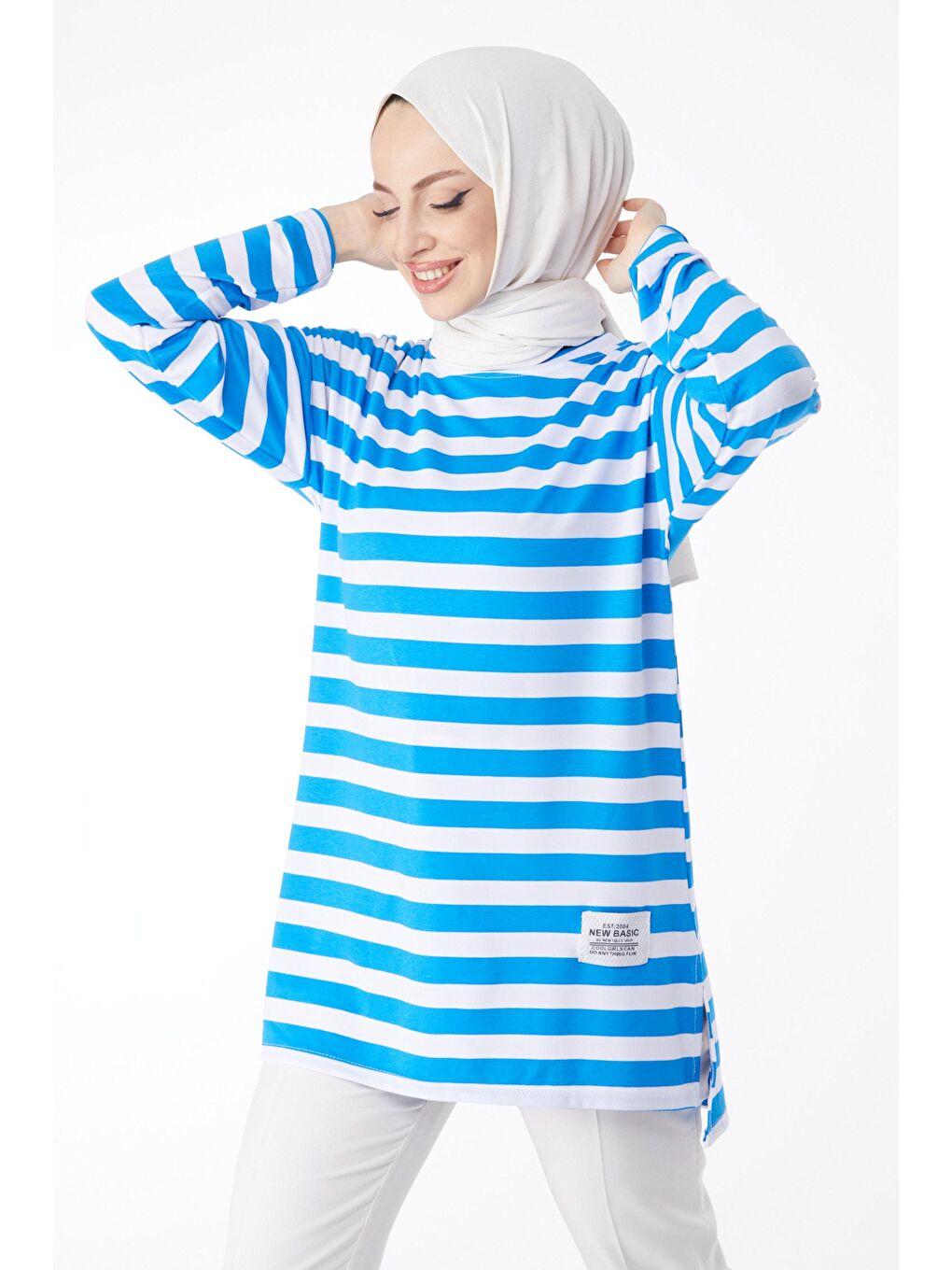 Bisiklet Yaka Kadın Mavi Çizgili Armalı Tunik - 24613-1