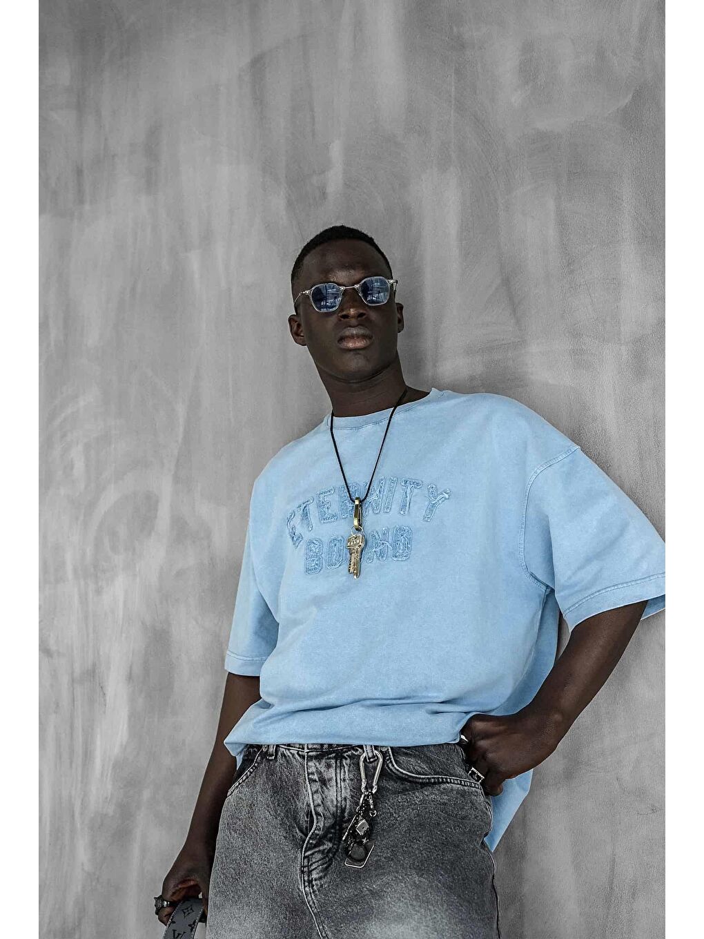 Erkek Önü Slogan İşlemeli Yıkamalı Oversize Tişört Açık Mavi-1