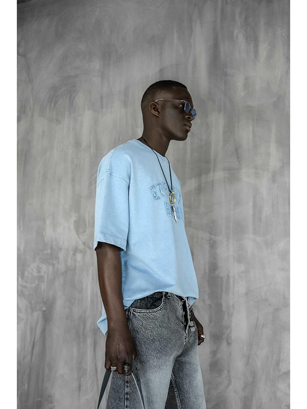 Erkek Önü Slogan İşlemeli Yıkamalı Oversize Tişört Açık Mavi-4