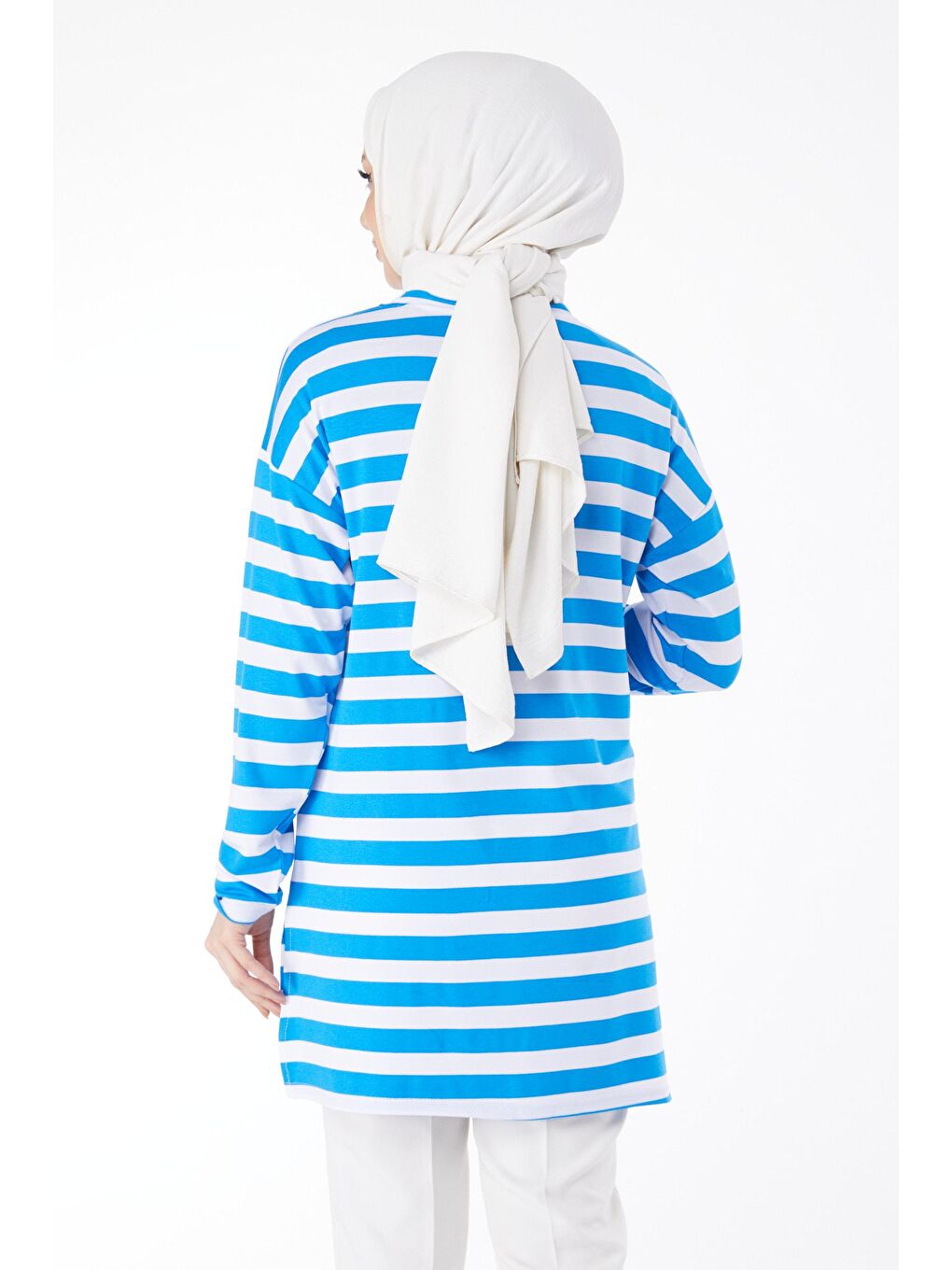 Bisiklet Yaka Kadın Mavi Çizgili Armalı Tunik - 24613-4