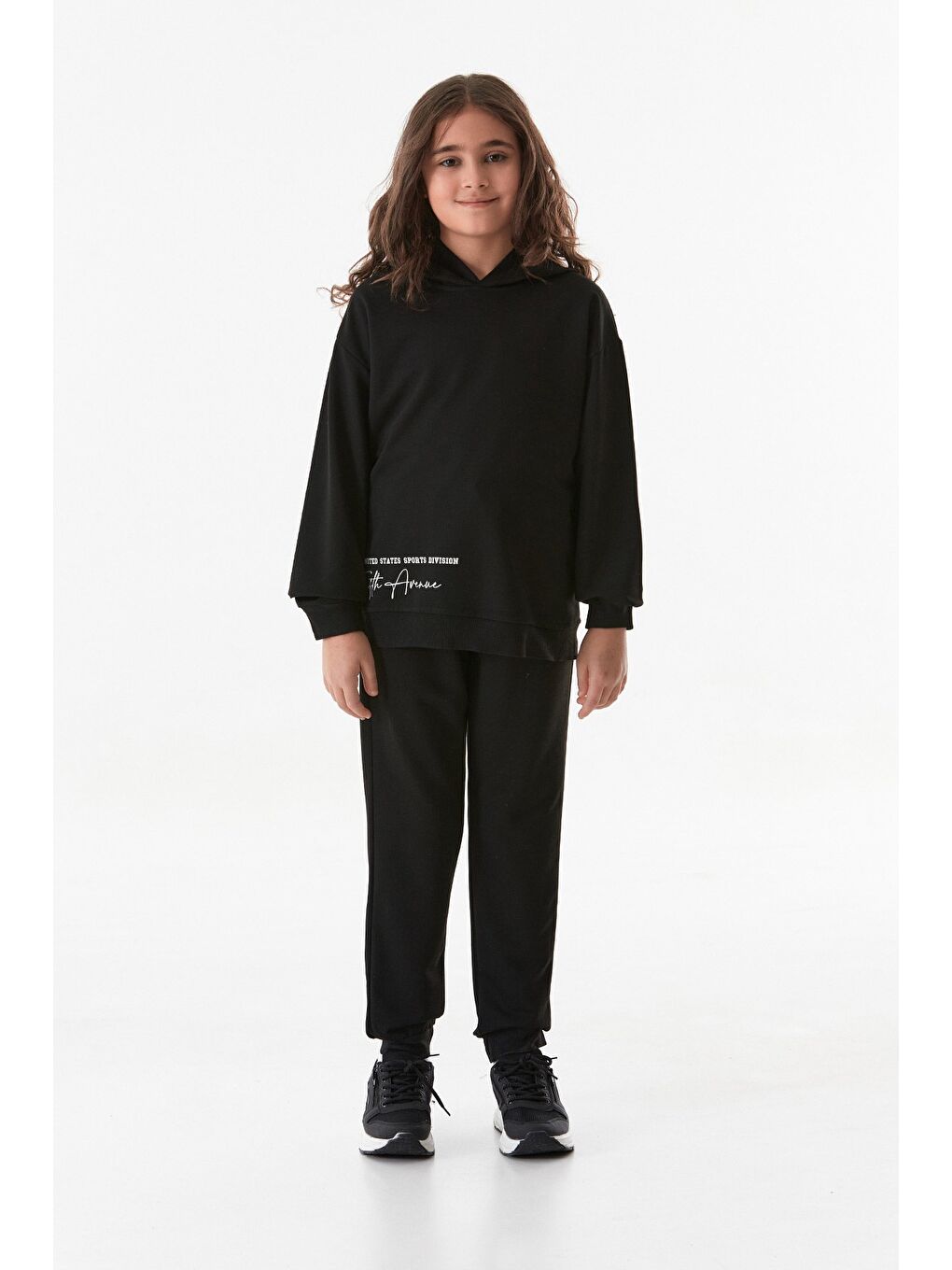Siyah Yazı Baskılı Kapüşonlu Jogger Kız Çocuk Eşofman Takımı