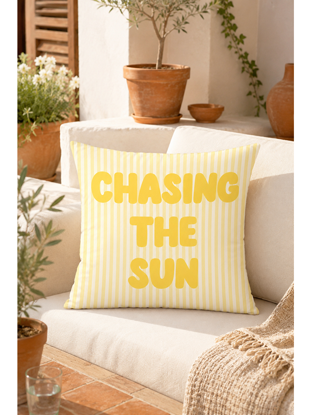 Beyaz Chasing The Sun Sarı Çizgili Yazı Baskılı Dekoratif Kırlent Kılıfı Yazlık 43x43 Cm-7