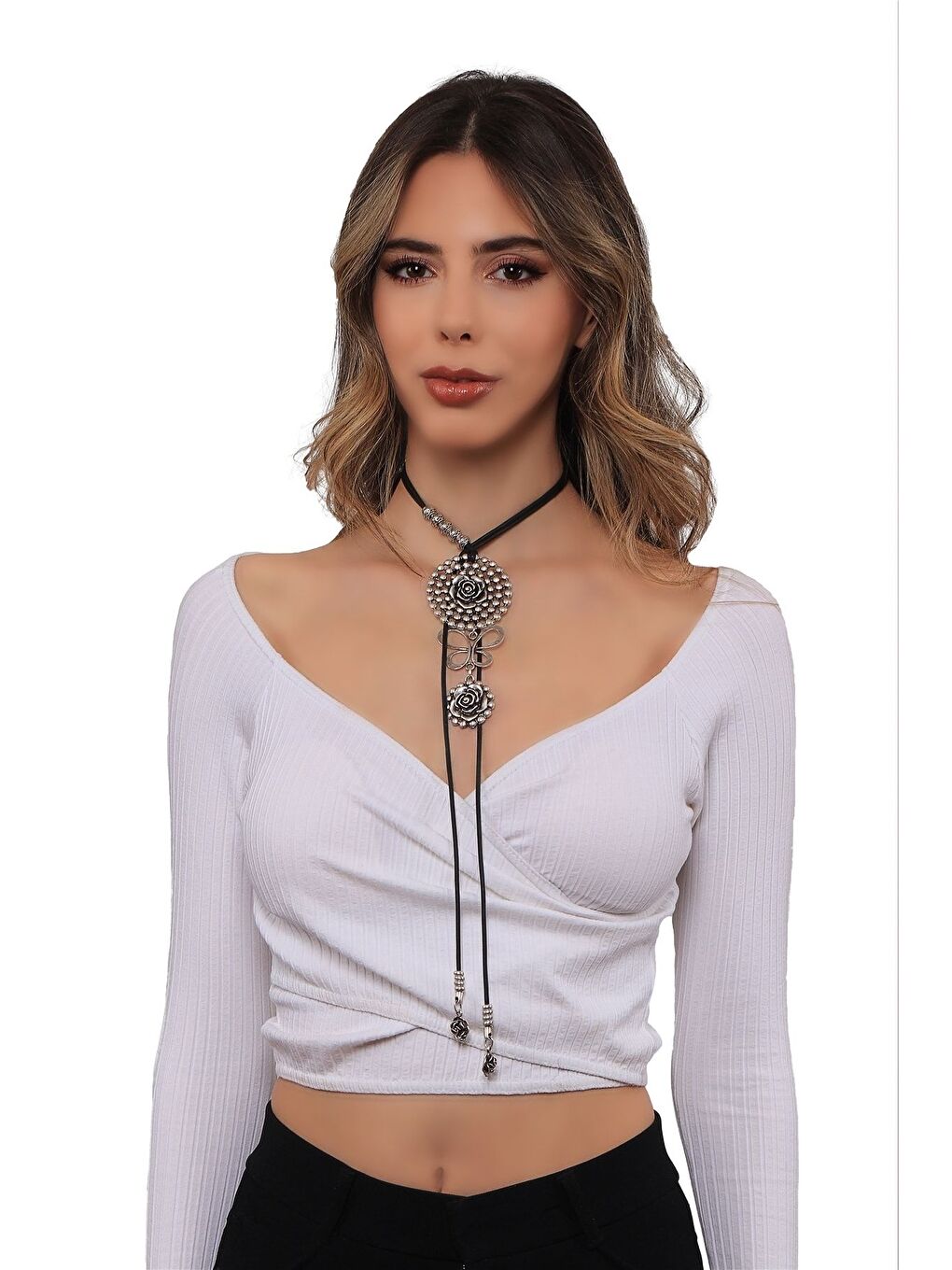 Gri Kadın Antik Gümüş Kaplama Gül Charmlı Dolama Model Tasarım Ip Kolye-1