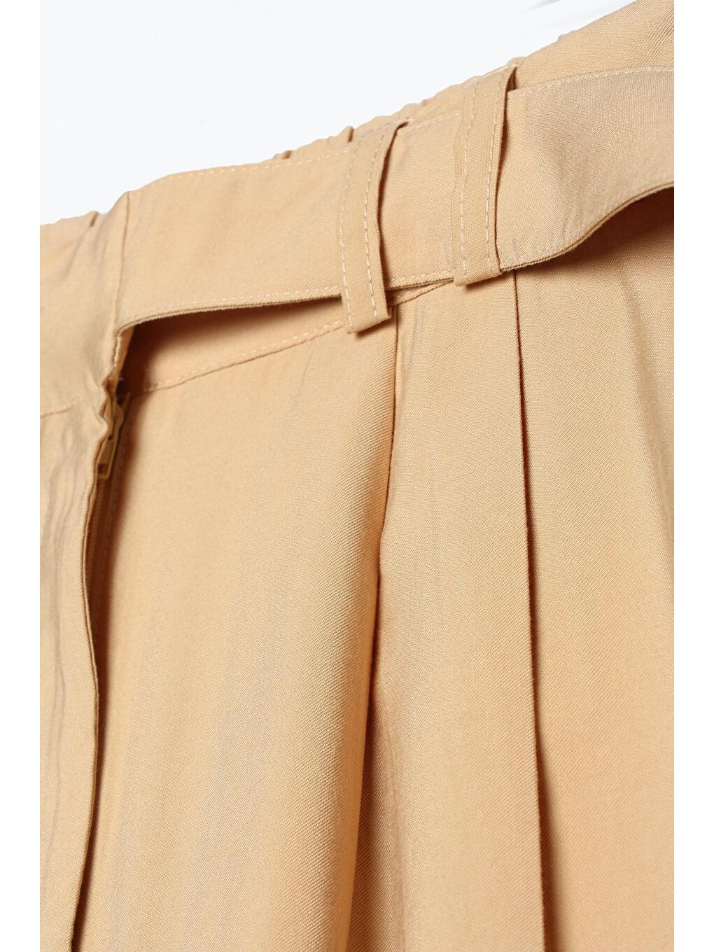 Sarı Pileli Kemer Detaylı Bol Paça Pantolon-4