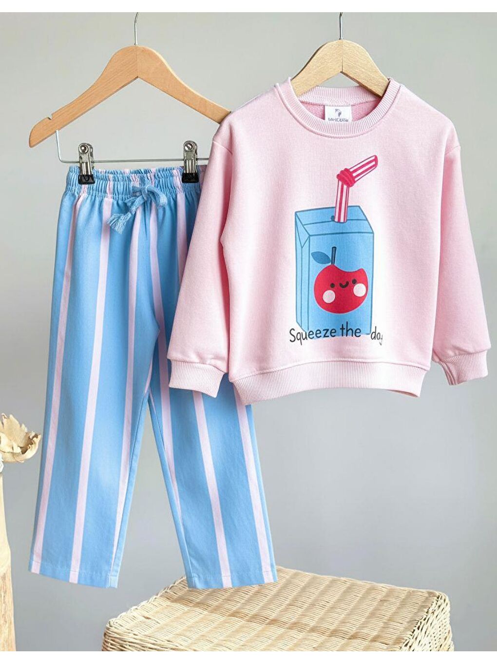 Karışık Kız Çocuk Pamuklu Pembe Squeeze The Day Baskılı Eşofman Takımı - Çizgili Alt Model-3