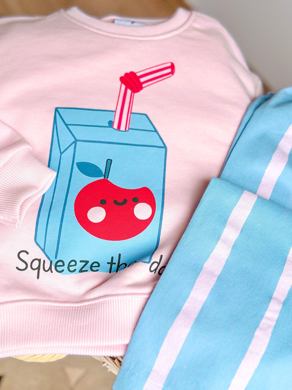 Karışık Kız Çocuk Pamuklu Pembe Squeeze The Day Baskılı Eşofman Takımı - Çizgili Alt Model-4
