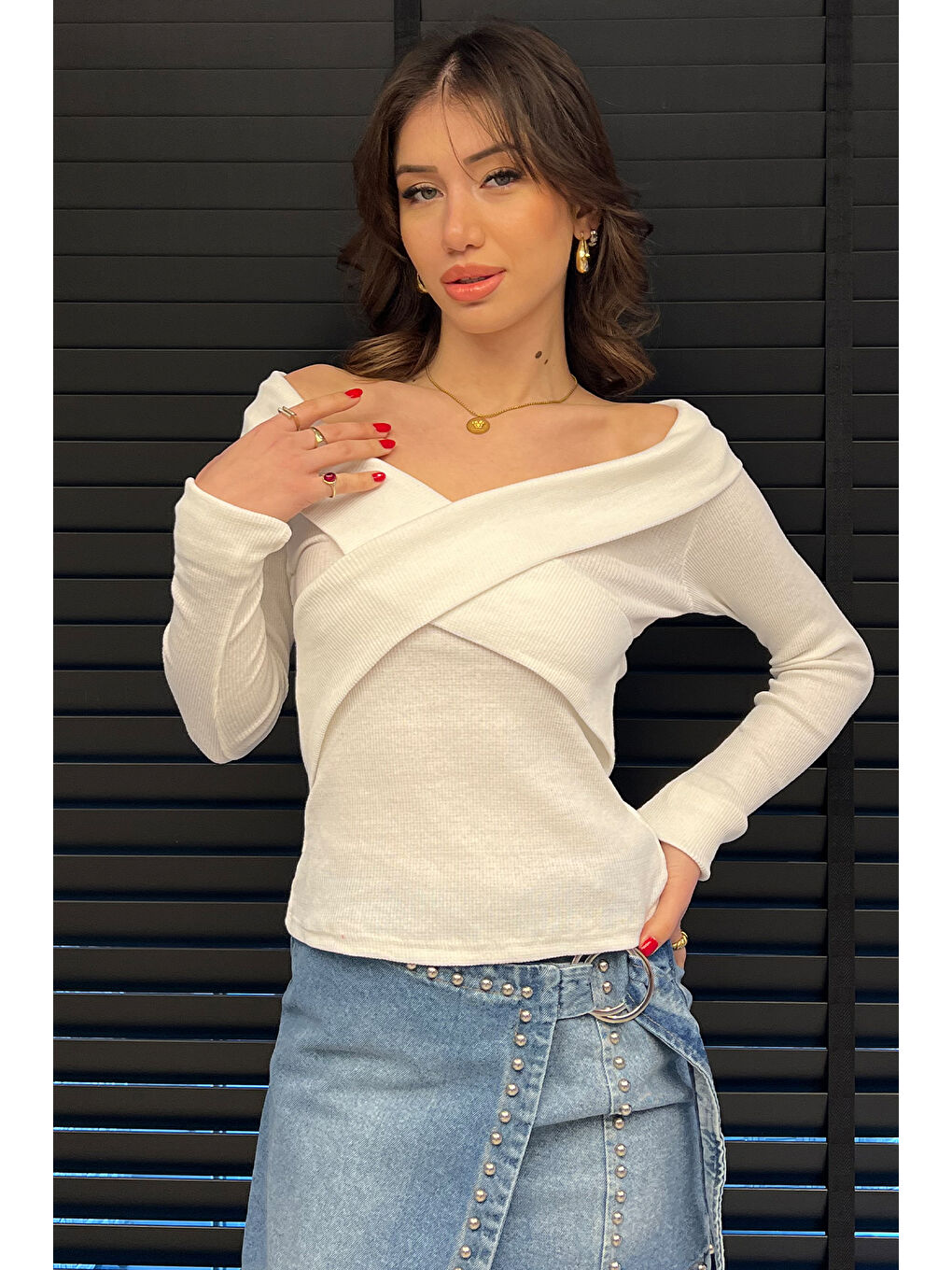Ekru Ön Çapraz Detaylı Kadın Kaşkorse Bluz