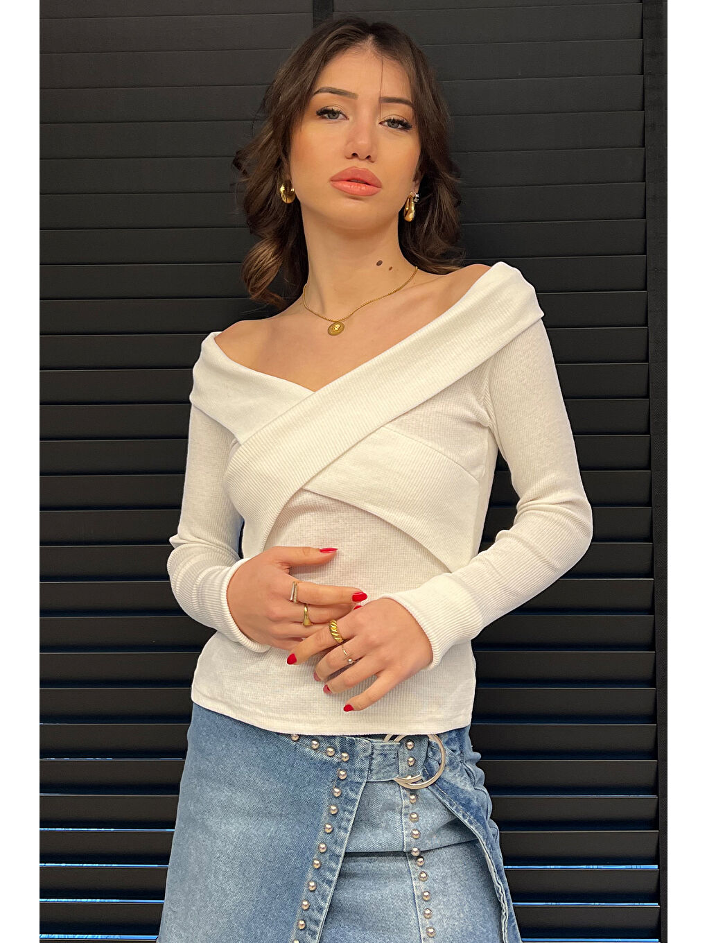 Ekru Ön Çapraz Detaylı Kadın Kaşkorse Bluz-1