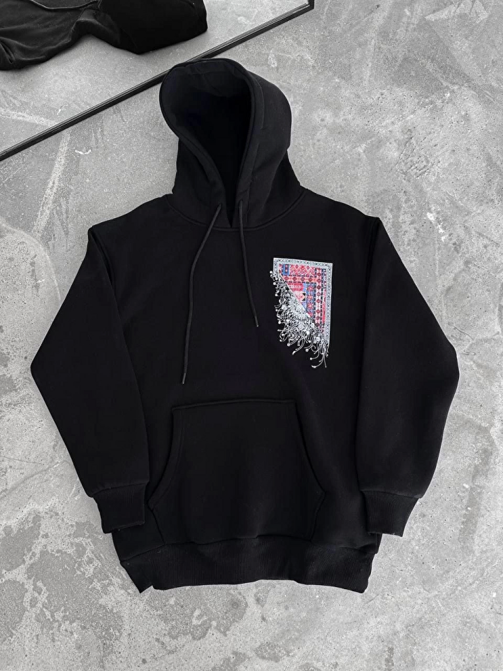 Uzun Kol Kapüşonlu Ön Ve Arka Baskılı Sweatshirt - Siyah