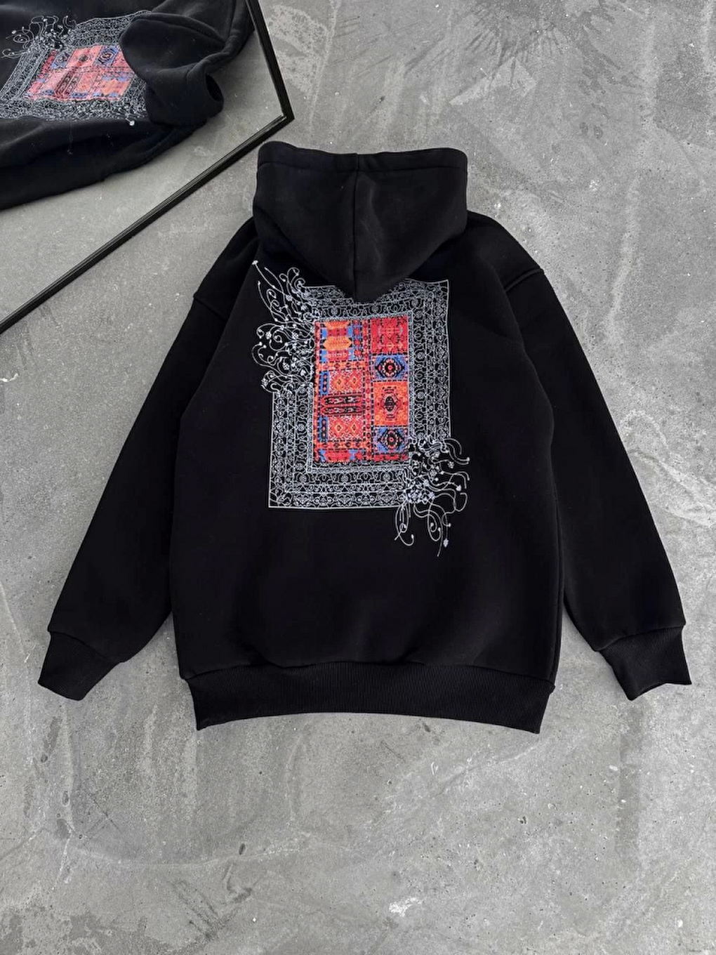 Uzun Kol Kapüşonlu Ön Ve Arka Baskılı Sweatshirt - Siyah-1