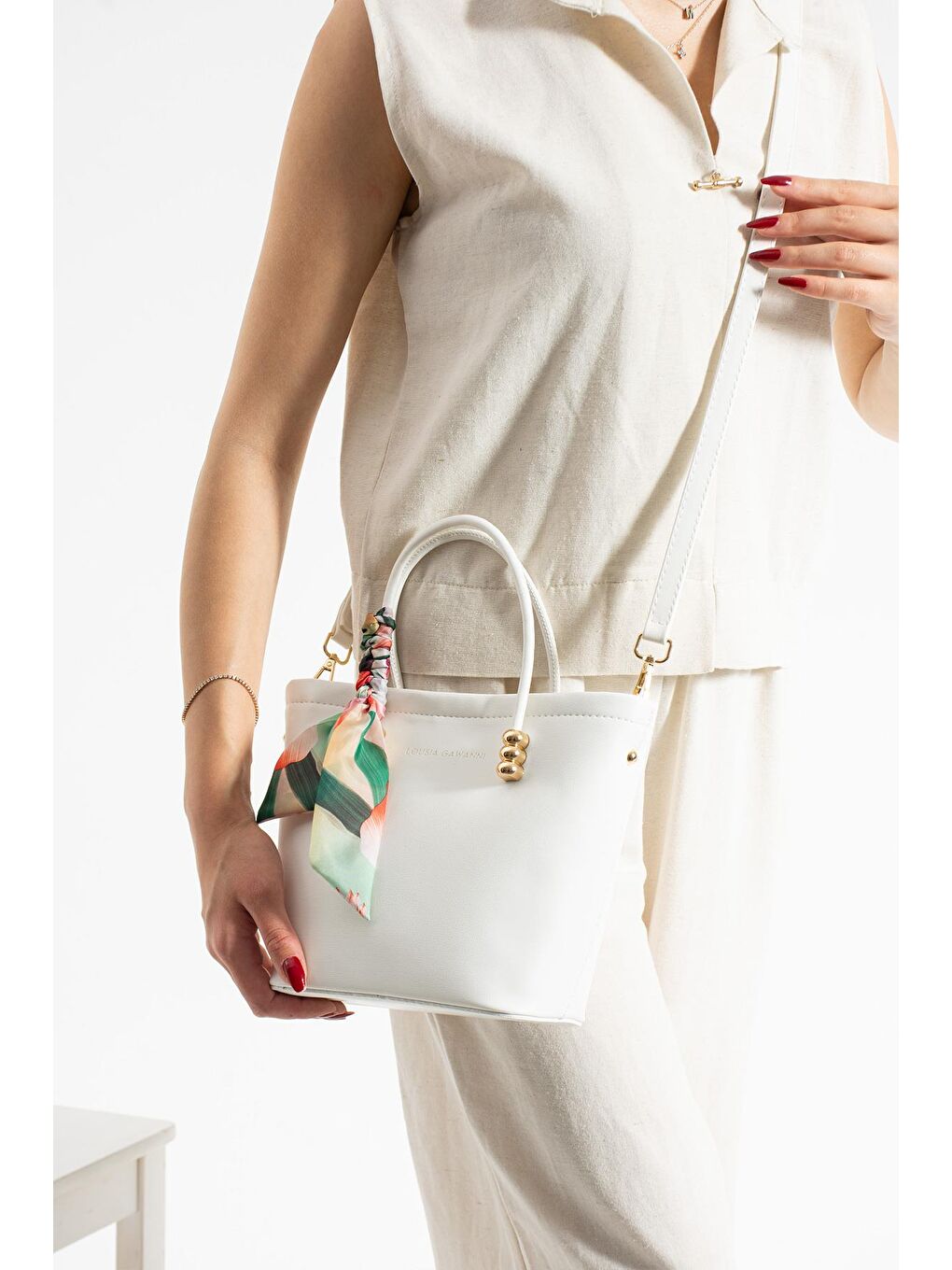 Beyaz Cross Kadın Omuz Çantası BP-4861O