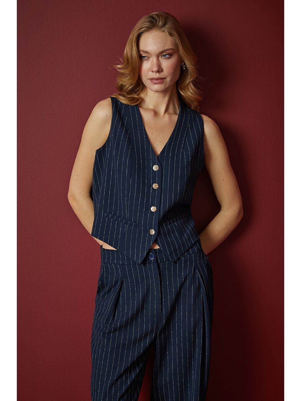 Lacivert Çizgili Düğmeli Yelek