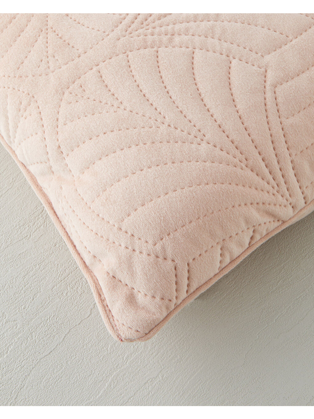 Hypnosis Kırlent 45x45 cm Pembe-2