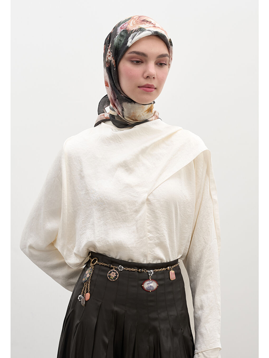 Vıntage Rose Desen Pamuklu Viskon Eşarp Antrasit-2