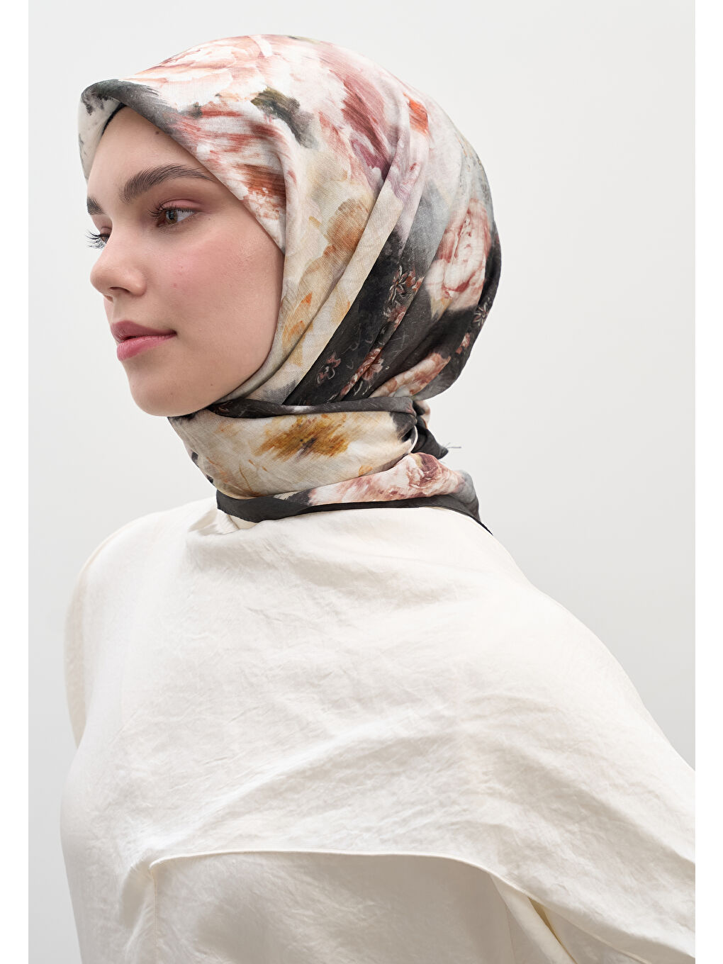 Vıntage Rose Desen Pamuklu Viskon Eşarp Antrasit-4