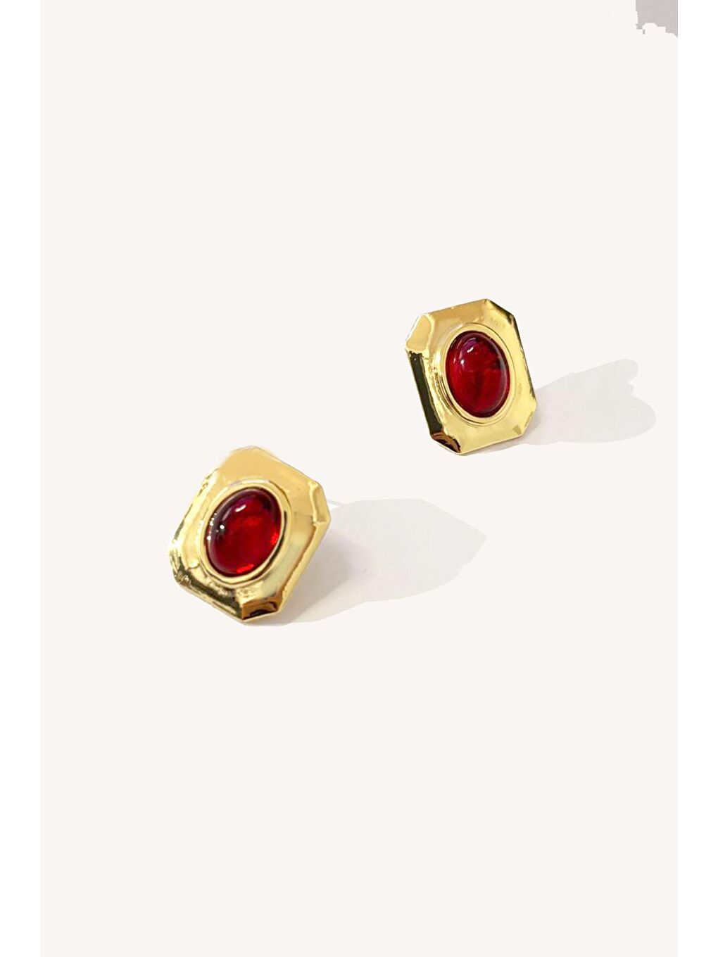 Kırmızı Gold Detaylı Renkli Taşlı Kare Çelik Vintage Küpe-2