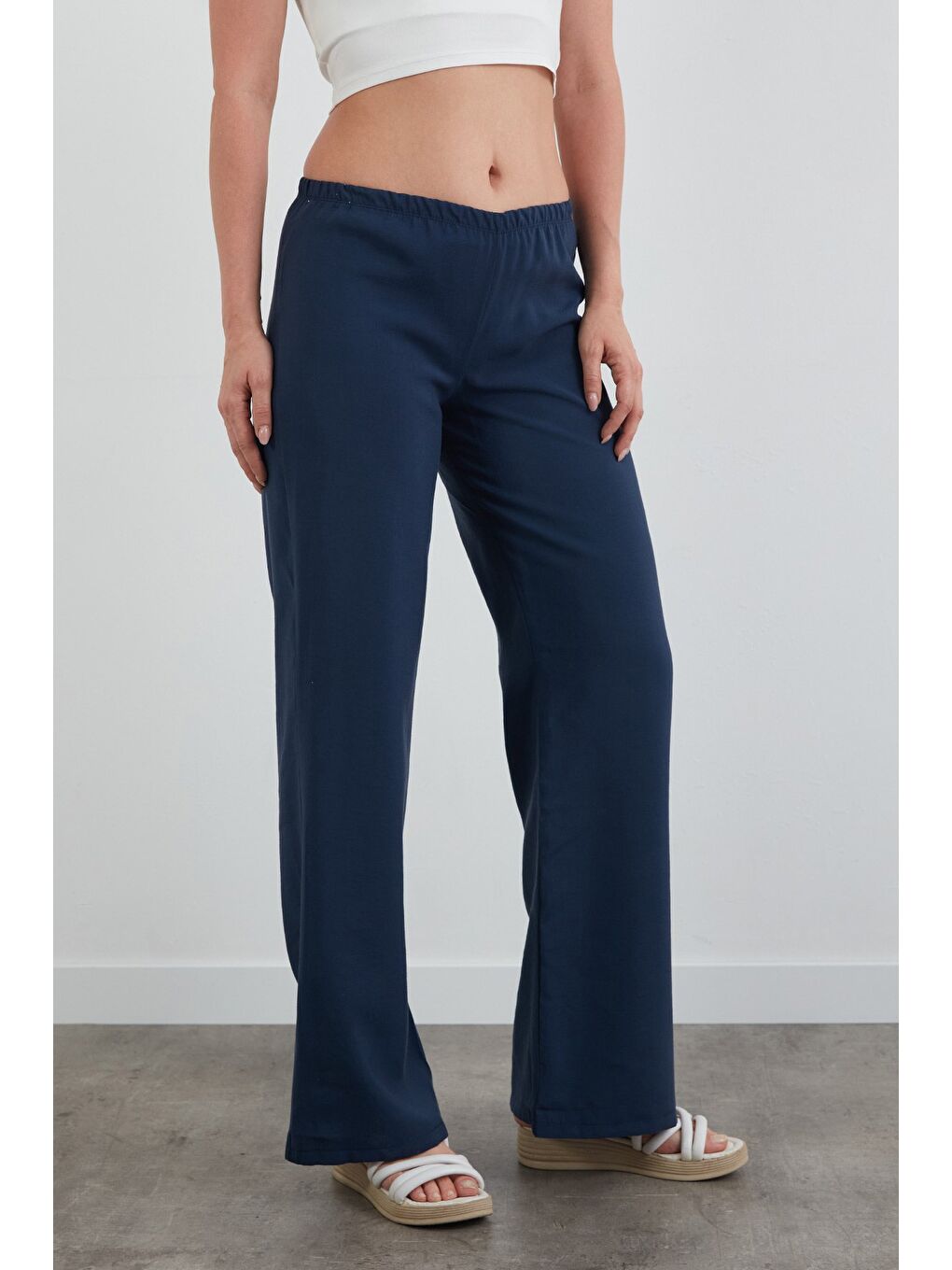 Lacivert Beli Lastikli Düşük Bel Modal Palazzo Pantolon-2