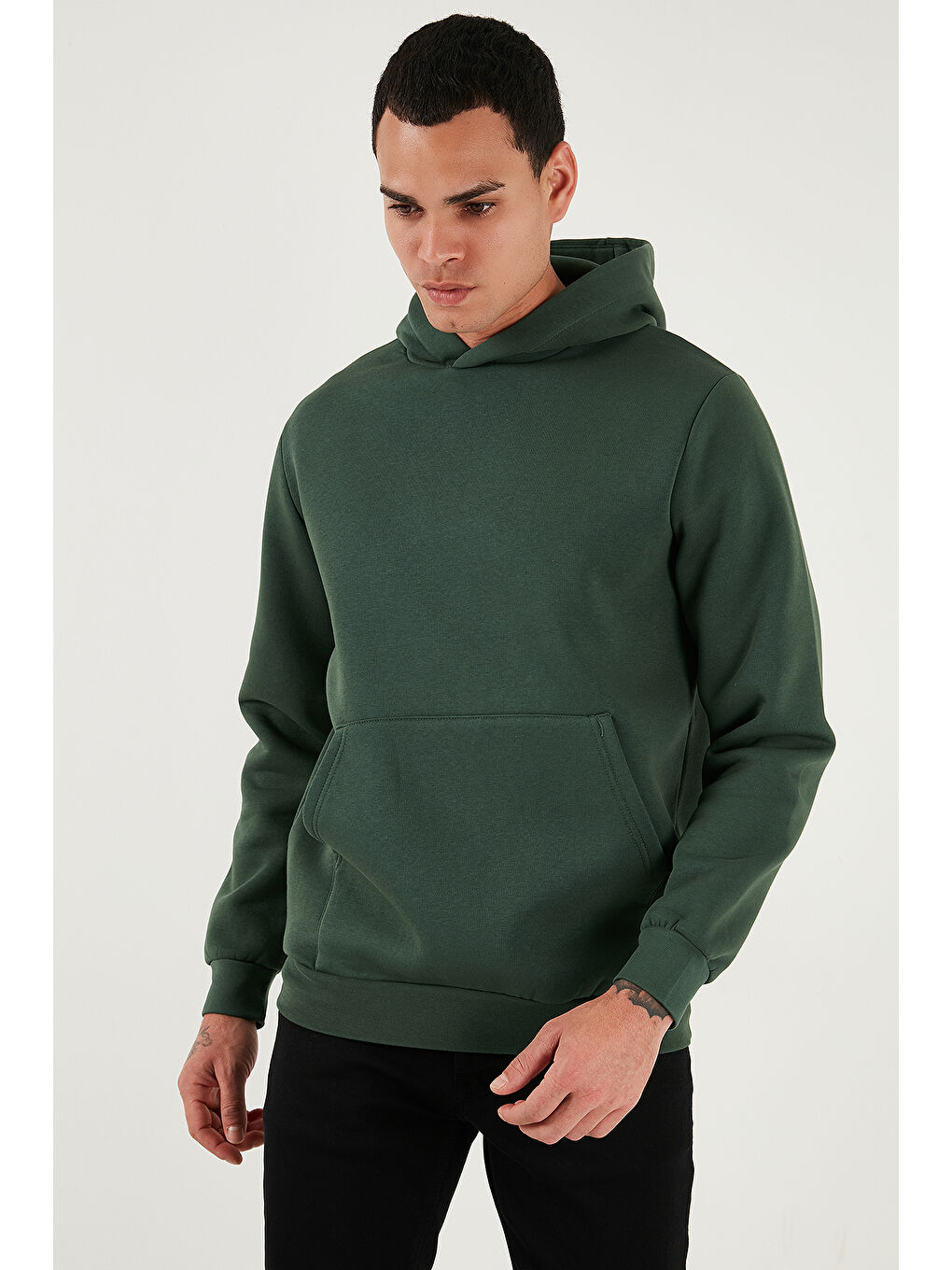 Yeşil Slim Fit Kapüşonlu Kanguru Cepli İçi Tüylü Yumuşak Şardonlu Erkek Sweat 5905281-3