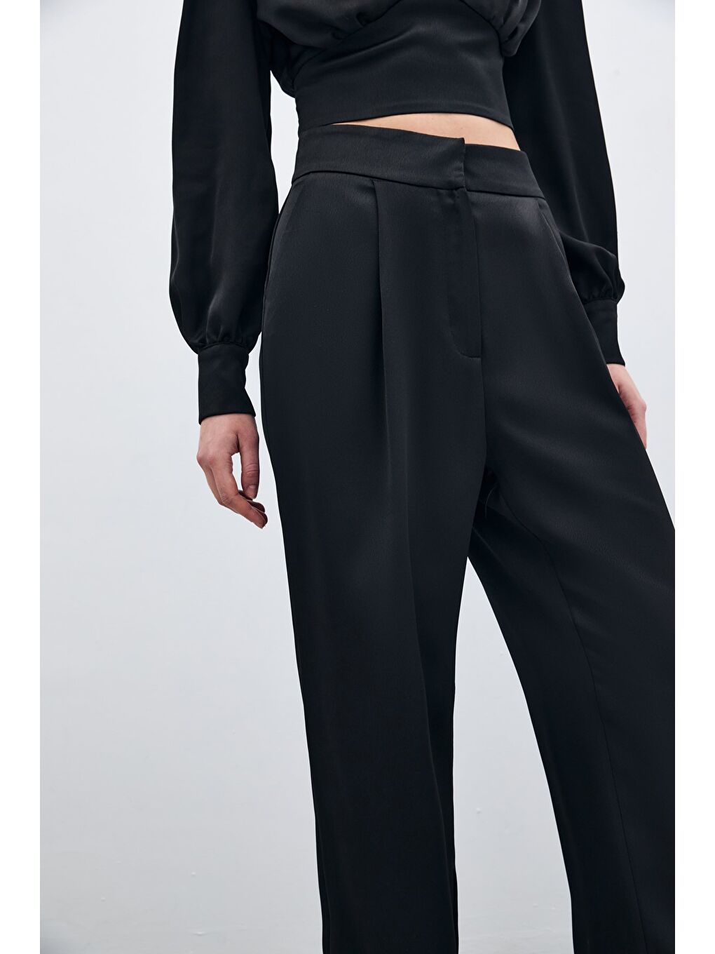 Pileli Saten Krep Pantolon - Siyah-2
