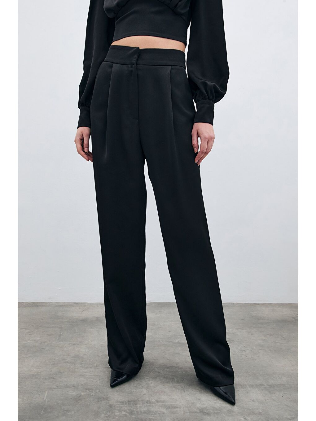 Pileli Saten Krep Pantolon - Siyah-3