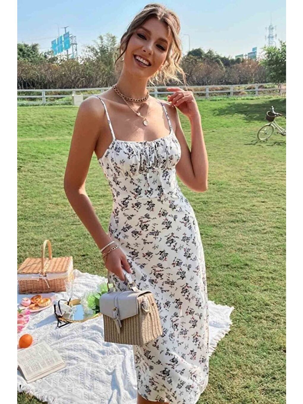 Bej Kadın Ip Askılı Yakadan Bağcıklı Desenli Süprem Elbise